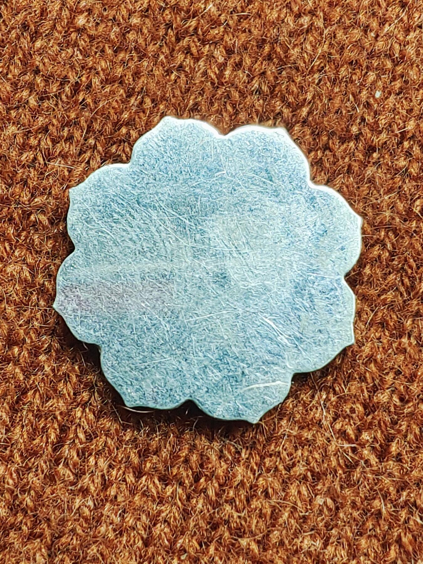 明治铜镜文针造型神苑会员银质证章 纪念章 徽章