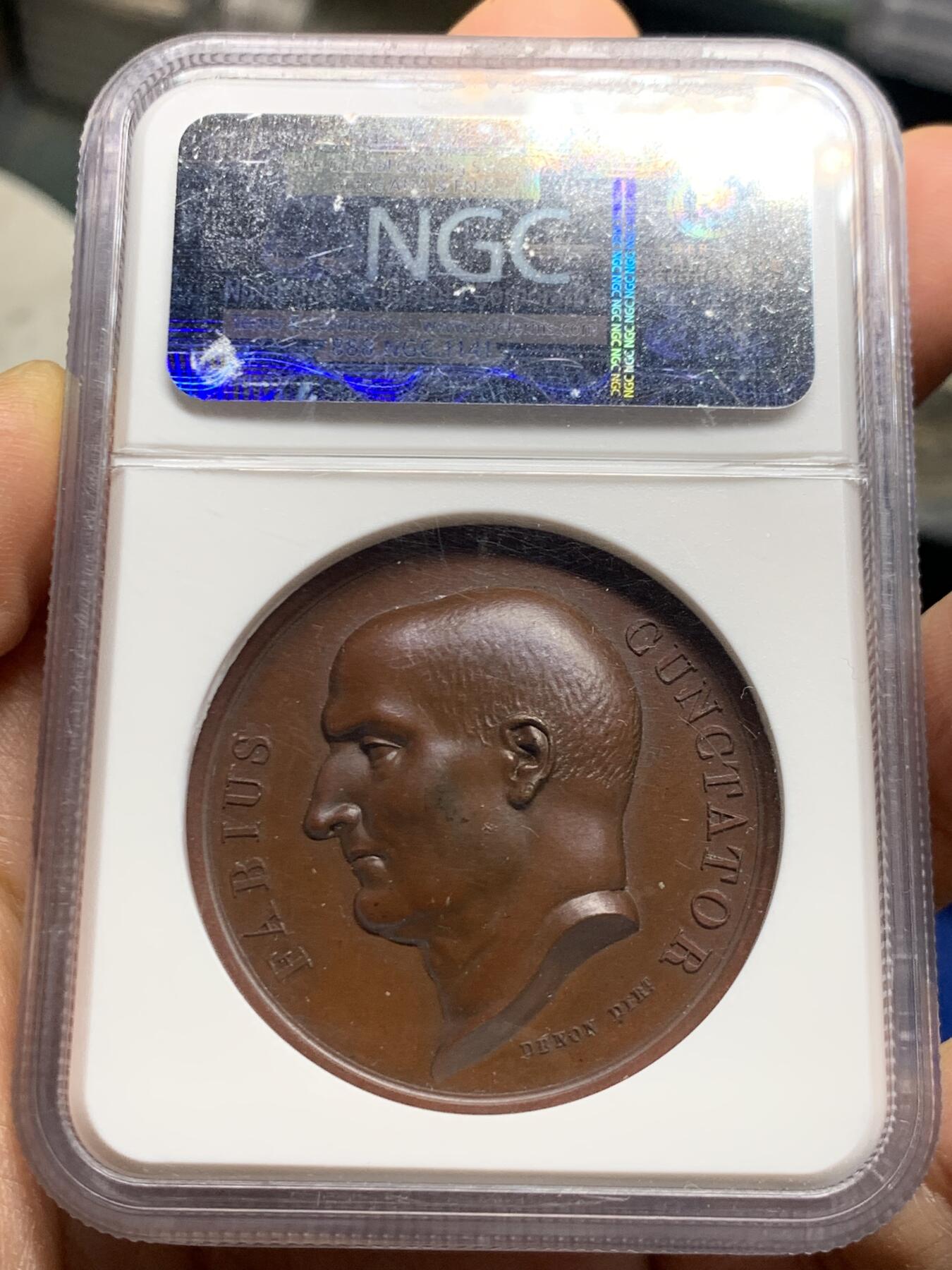 《竞宝斋》第463-465场 周日，周一，周二，3场连拍 （全场包邮）欢迎送拍 NGC MS64BN 法国1807年拿破仑一世在奥斯特罗德原铸铜章，稀少品种，老盒严评，红铜五彩顶级状态，背面为法比乌斯将军，古罗马政治家军事家。