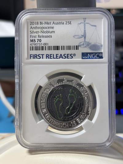 第190期拍卖 - 获奖奥地利2018银铌人类世银铌双金属币NGC-MS70，900银/998铌，重量:9/6.5克，直径:34毫米。发行：65000枚