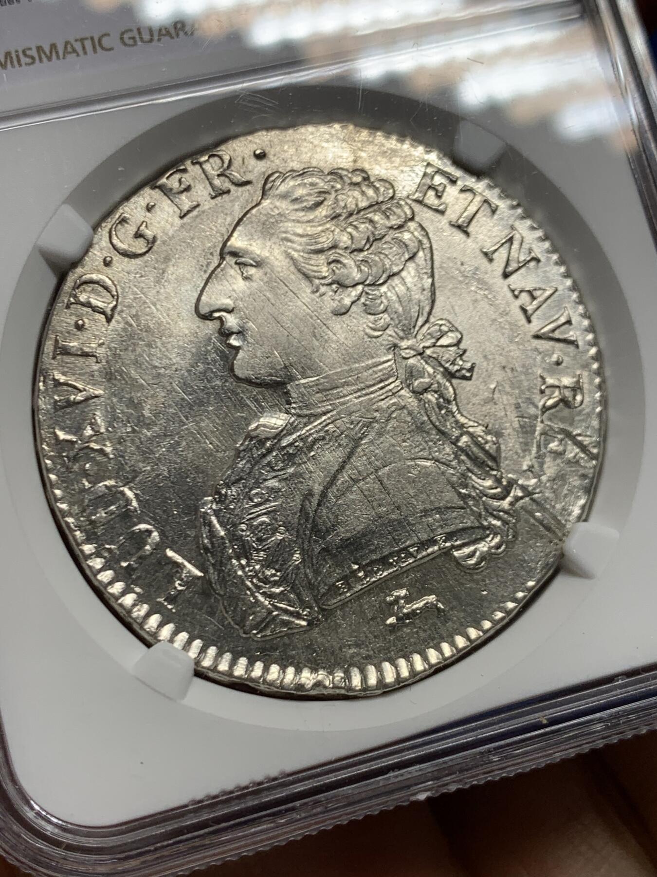 《竞宝斋》第463-465场 周日，周一，周二，3场连拍 （全场包邮）欢迎送拍 唯一冠军分 NGC MS62 法国1785R路易十六埃居 R少见小厂奥尔良铸造 为PCGS及NGC的唯一MS评级记录。转光好打制清晰实属难得，值得收藏。