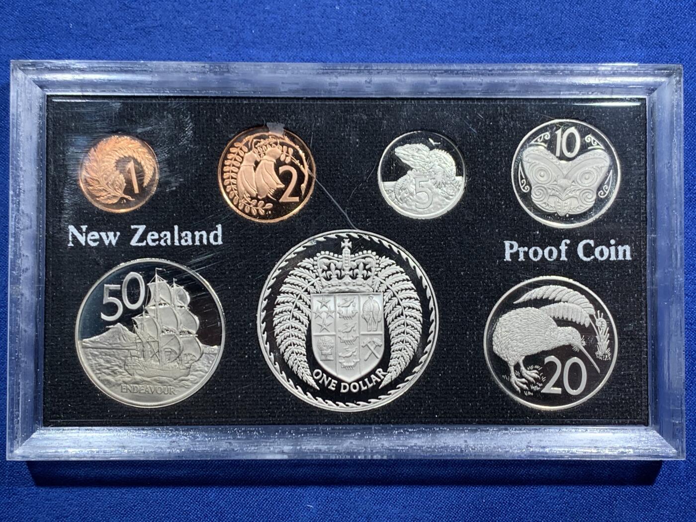 《竞宝斋》第463-465场 周日，周一，周二，3场连拍 （全场包邮）欢迎送拍 新西兰1976年官方精制套币 含1元精制币