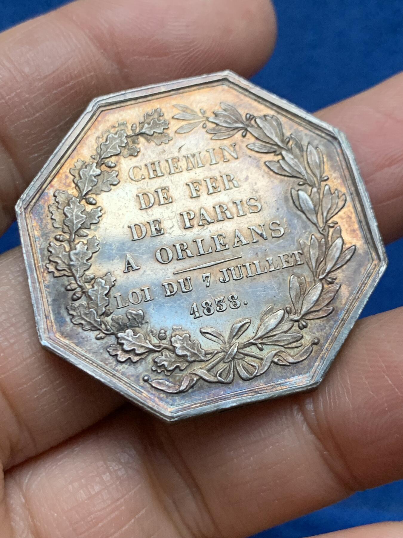 《竞宝斋》第463-465场 周日，周一，周二，3场连拍 （全场包邮）欢迎送拍 法国巴黎-奥尔良铁路八角银质代币，重约23.6g，36.5mm，手指边铭