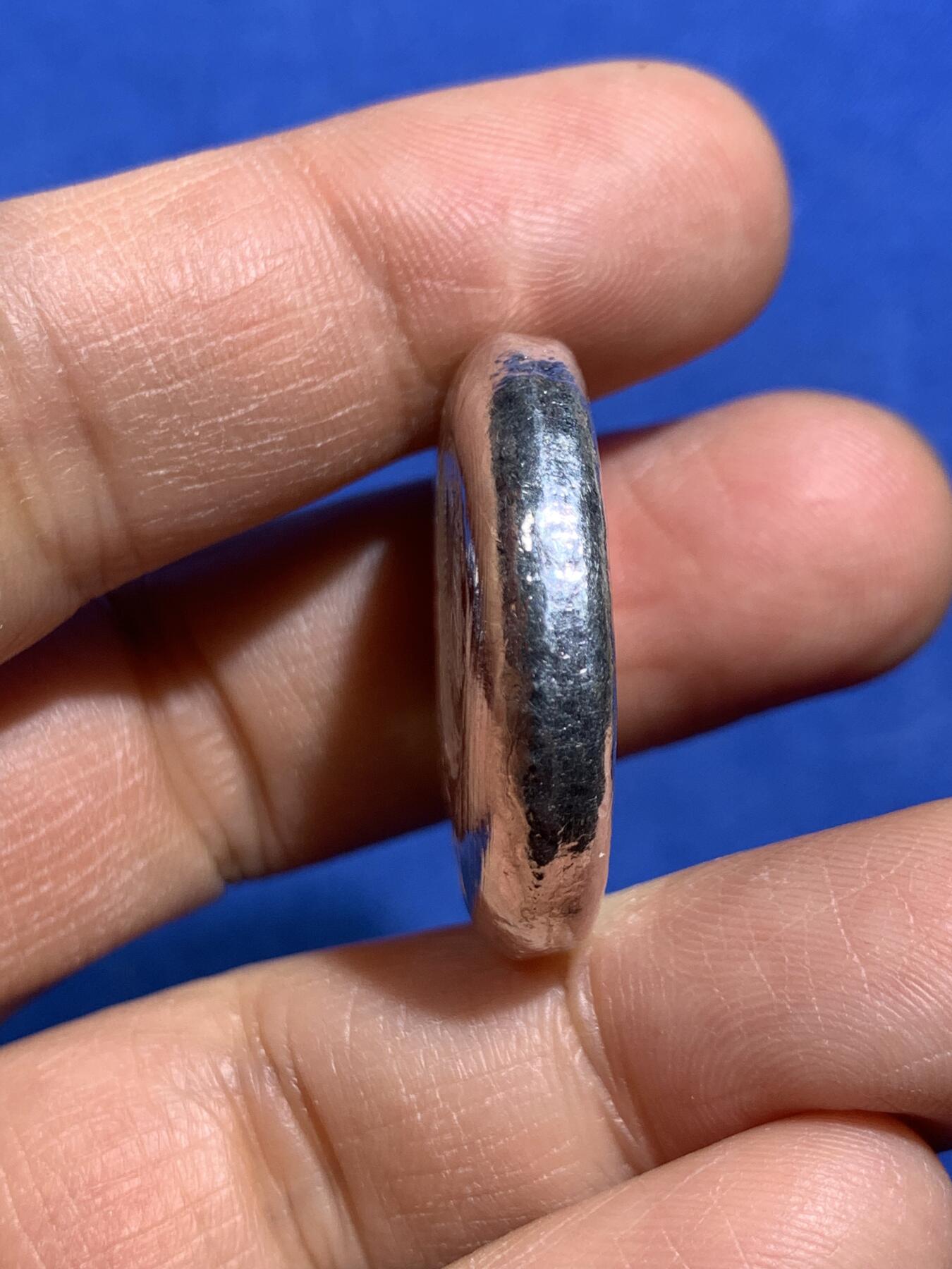 《竞宝斋》第463-465场 周日，周一，周二，3场连拍 （全场包邮）欢迎送拍 英属香港1960-1990年代利昌金铺999纯银银饼，华夏 完未UNC，重39克，原光品相