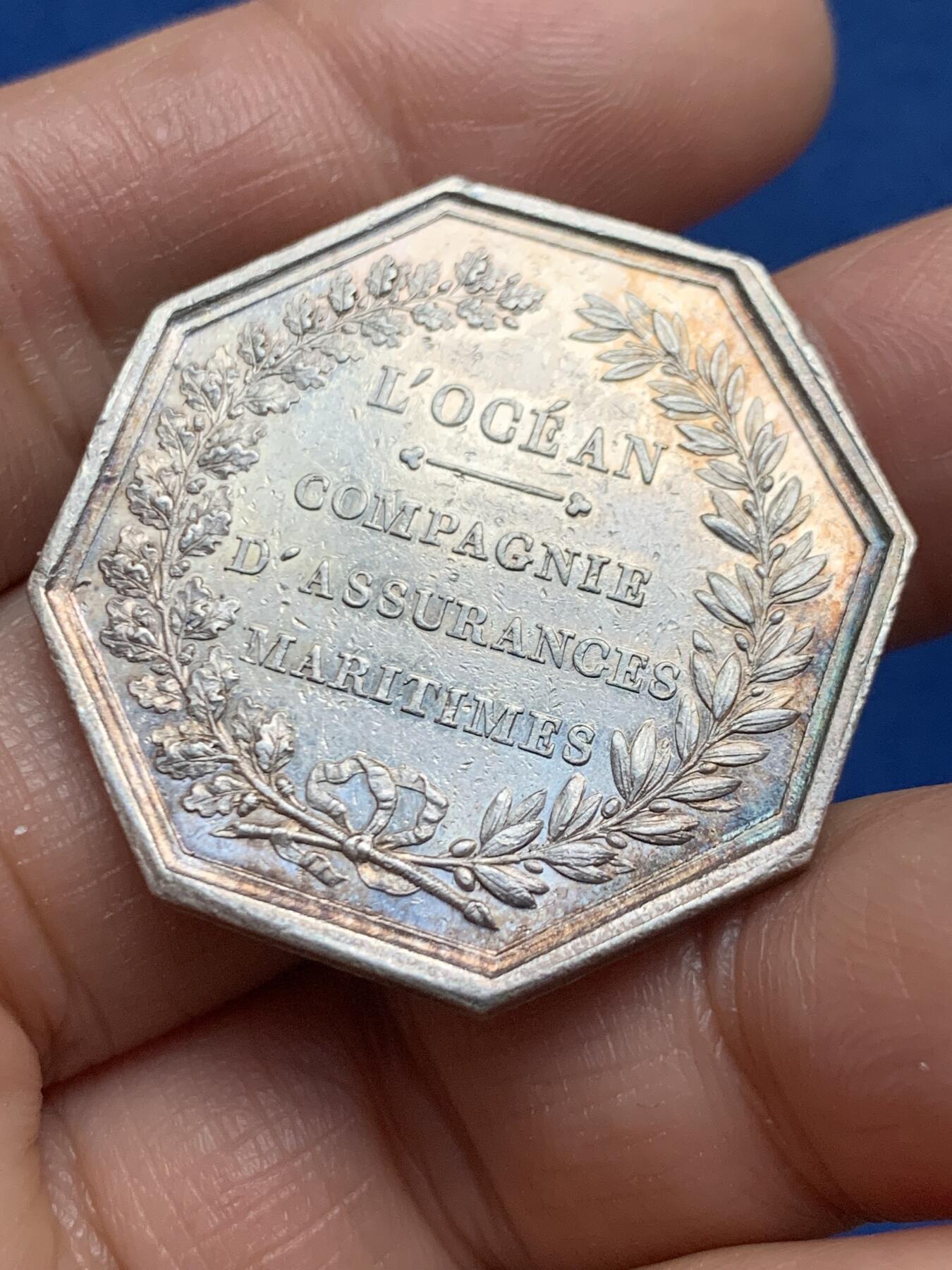 《竞宝斋》第463-465场 周日，周一，周二，3场连拍 （全场包邮）欢迎送拍 法国1837年海王波塞冬无贝壳版八角银章，法国海洋保险公司，少见船首AR边铭，33.7mm，19.35克，1986年jeton资料书封面