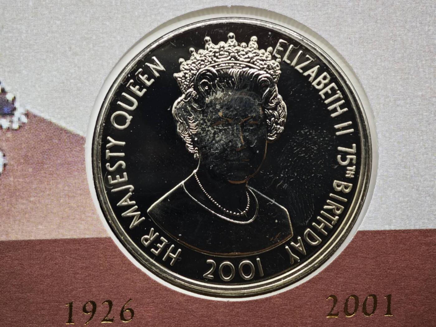 【淘币小摊】限时拍第八百六十二拍  克朗币邮币封场  满百包邮可预留两周  周一统一发货  特里斯坦达库尼亚2001年女王75周岁50便士纪念币邮币封