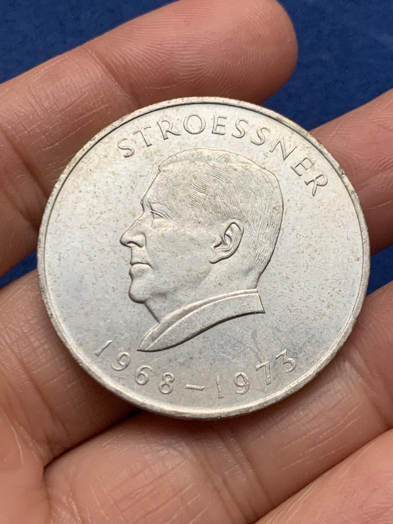 《竞宝斋》第463-465场 周日，周一，周二，3场连拍 （全场包邮）欢迎送拍 两枚一组 巴拉圭斯特罗斯纳总统第四任期300瓜拉尼银币 720银 总重53.45克