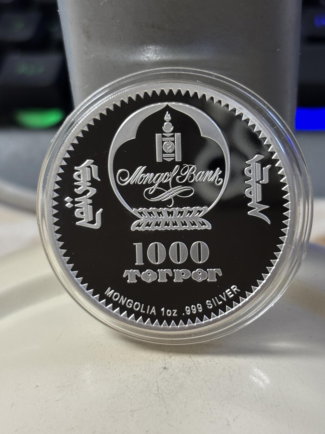 第190期拍卖 蒙古2020年伟人系列印度之父甘地1盎司纪念彩银币，999银，发行1000枚，木盒有破