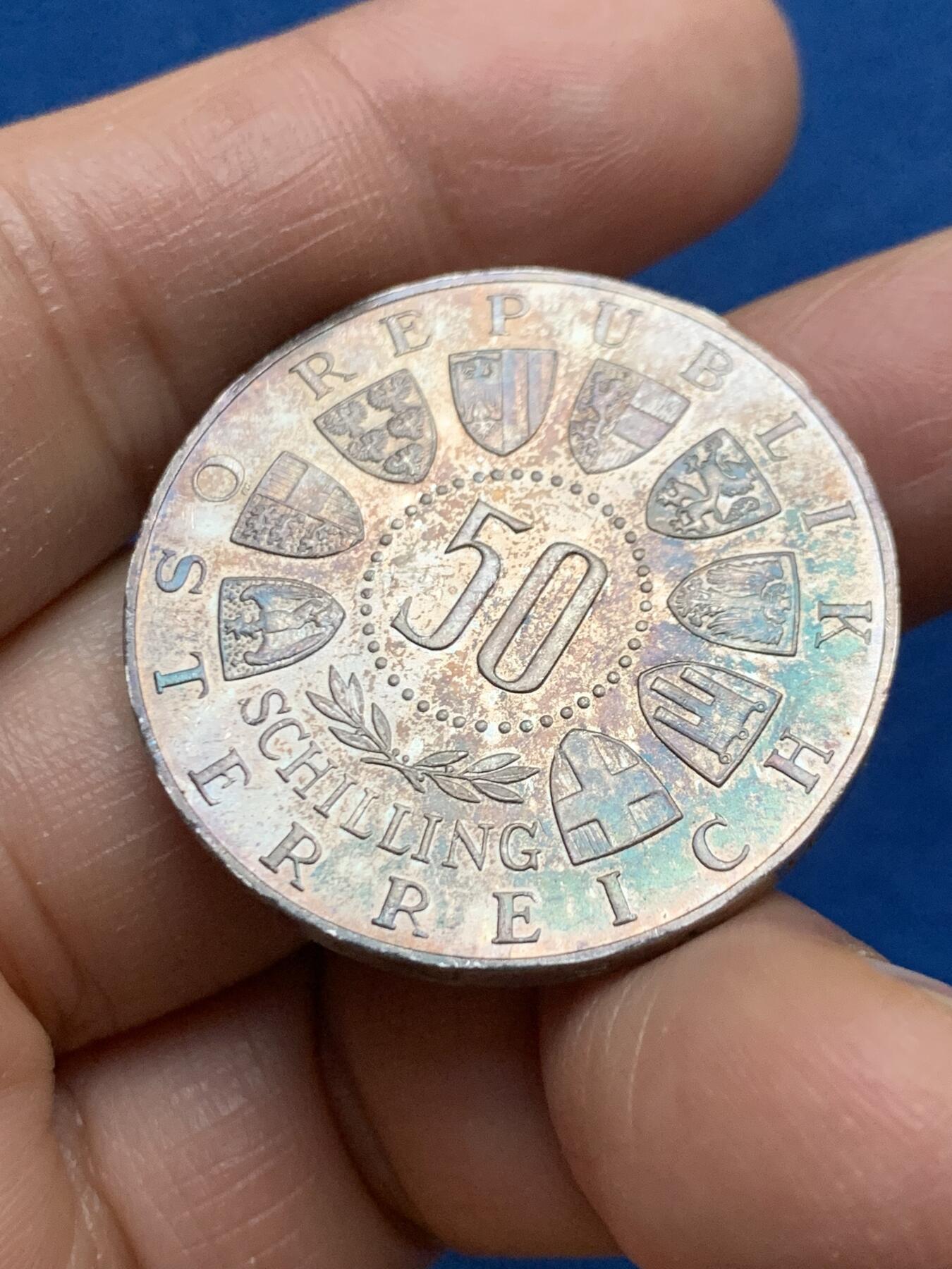 《竞宝斋》第463-465场 周日，周一，周二，3场连拍 （全场包邮）欢迎送拍 奥地利1964年因斯布鲁克冬奥会50先令纪念银币，原味原光五彩包浆，34mm，19.92g，900银