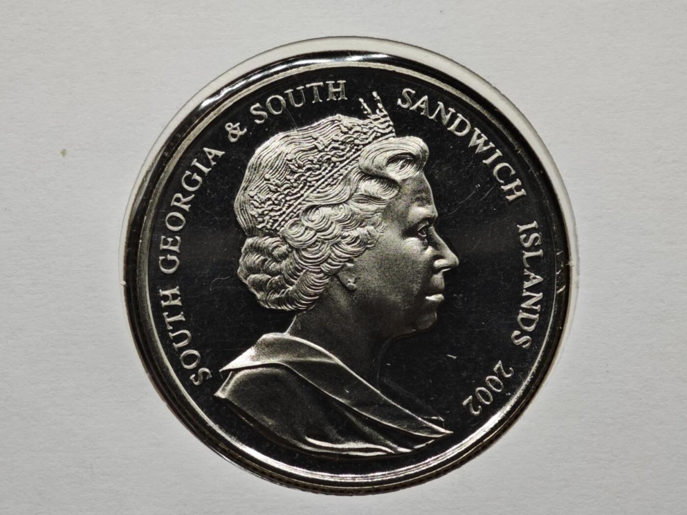 【淘币小摊】限时拍第八百六十二拍  克朗币邮币封场  满百包邮可预留两周  周一统一发货  南乔治亚和南桑德威奇2002年女王登基金禧2镑纪念币邮币封