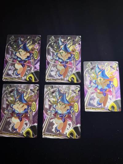 奇点卡牌多宫场 年关将至 感谢这小半年各位卡友大佬的支持 剩余库存都以多宫的方式挂掉 10号快递停运 还能上俩期 大部分卡年前挂完 年后就不会再上新了 年后新卡继续！提前祝各位卡友新年快乐 身体健康 马到成功！ - 奇点卡牌 黑魔女 粗闪X5