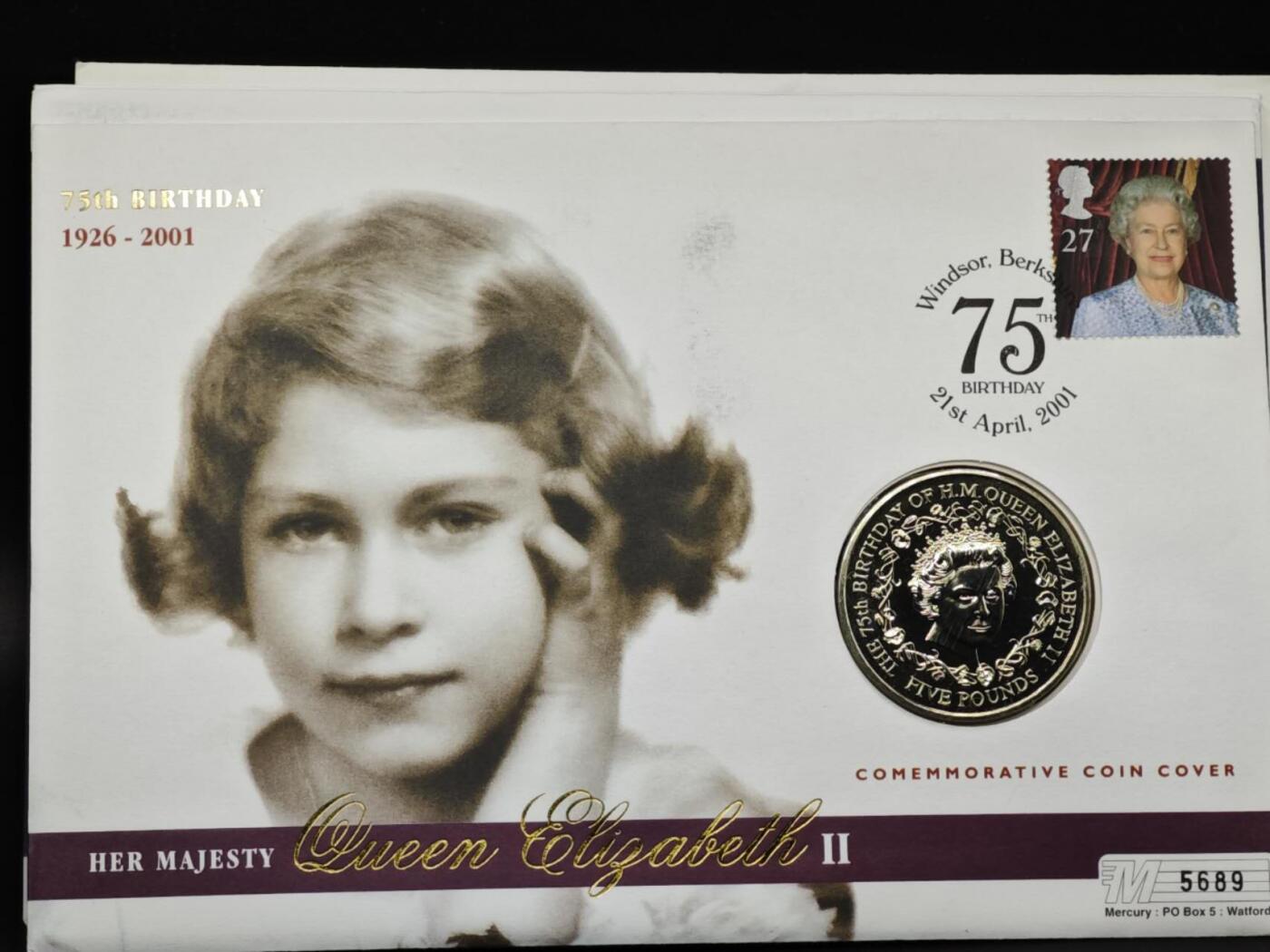 【淘币小摊】限时拍第八百六十二拍  克朗币邮币封场  满百包邮可预留两周  周一统一发货  根西2001年女王75周岁5镑纪念币邮币封