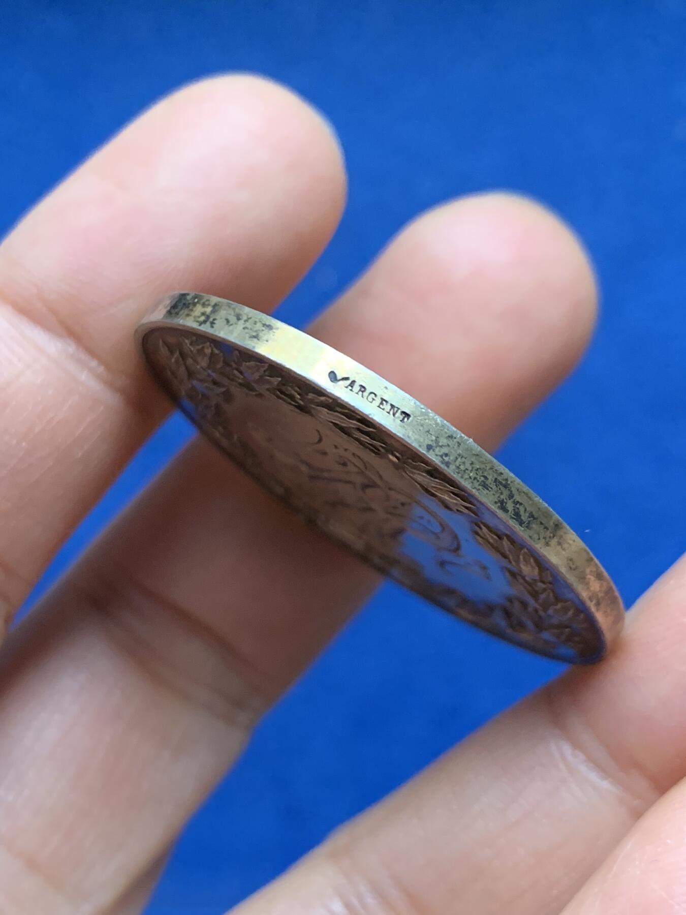 《竞宝斋》第463-465场 周日，周一，周二，3场连拍 （全场包邮）欢迎送拍 1881年法国婚礼镀金银章，花体字漂亮，直径：36.7mm，重量：22.5g，烟斗银标。