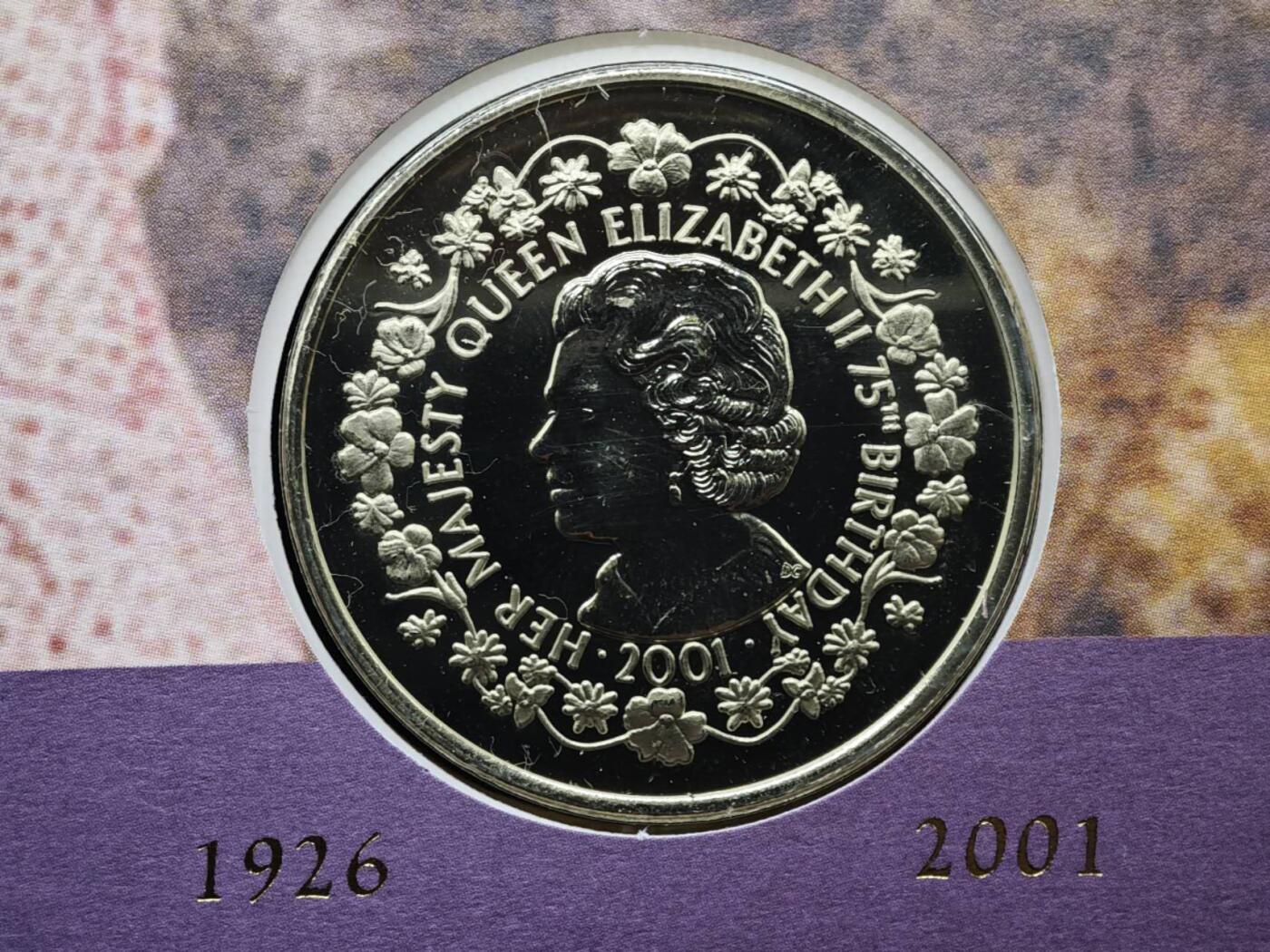 【淘币小摊】限时拍第八百六十二拍  克朗币邮币封场  满百包邮可预留两周  周一统一发货  福克兰群岛2001年女王75周岁50便士纪念币邮币封