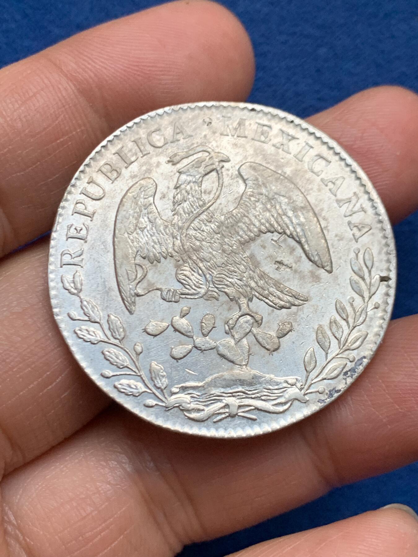 《竞宝斋》第463-465场 周日，周一，周二，3场连拍 （全场包邮）欢迎送拍 墨西哥1881年花边鹰洋银币，带底光，背面有上字划痕