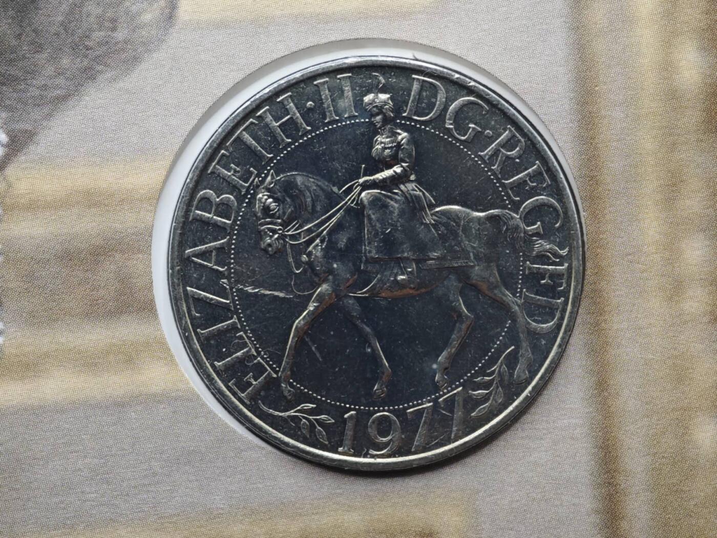 【淘币小摊】限时拍第八百六十二拍  克朗币邮币封场  满百包邮可预留两周  周一统一发货  英国1977年女王登基银禧克朗纪念币邮币封