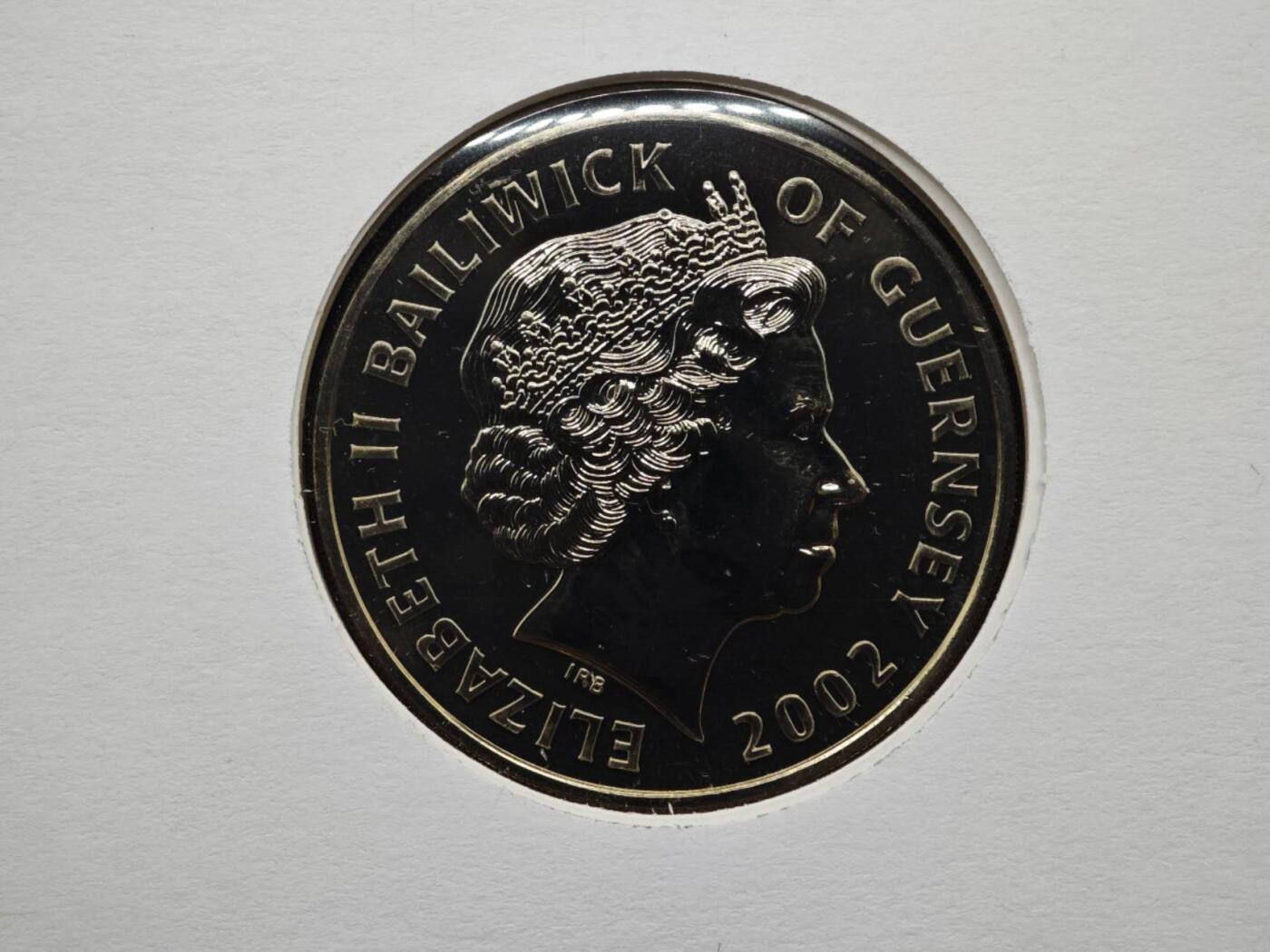 【淘币小摊】限时拍第八百六十二拍  克朗币邮币封场  满百包邮可预留两周  周一统一发货  根西2002年女王登基金禧5镑纪念币邮币封