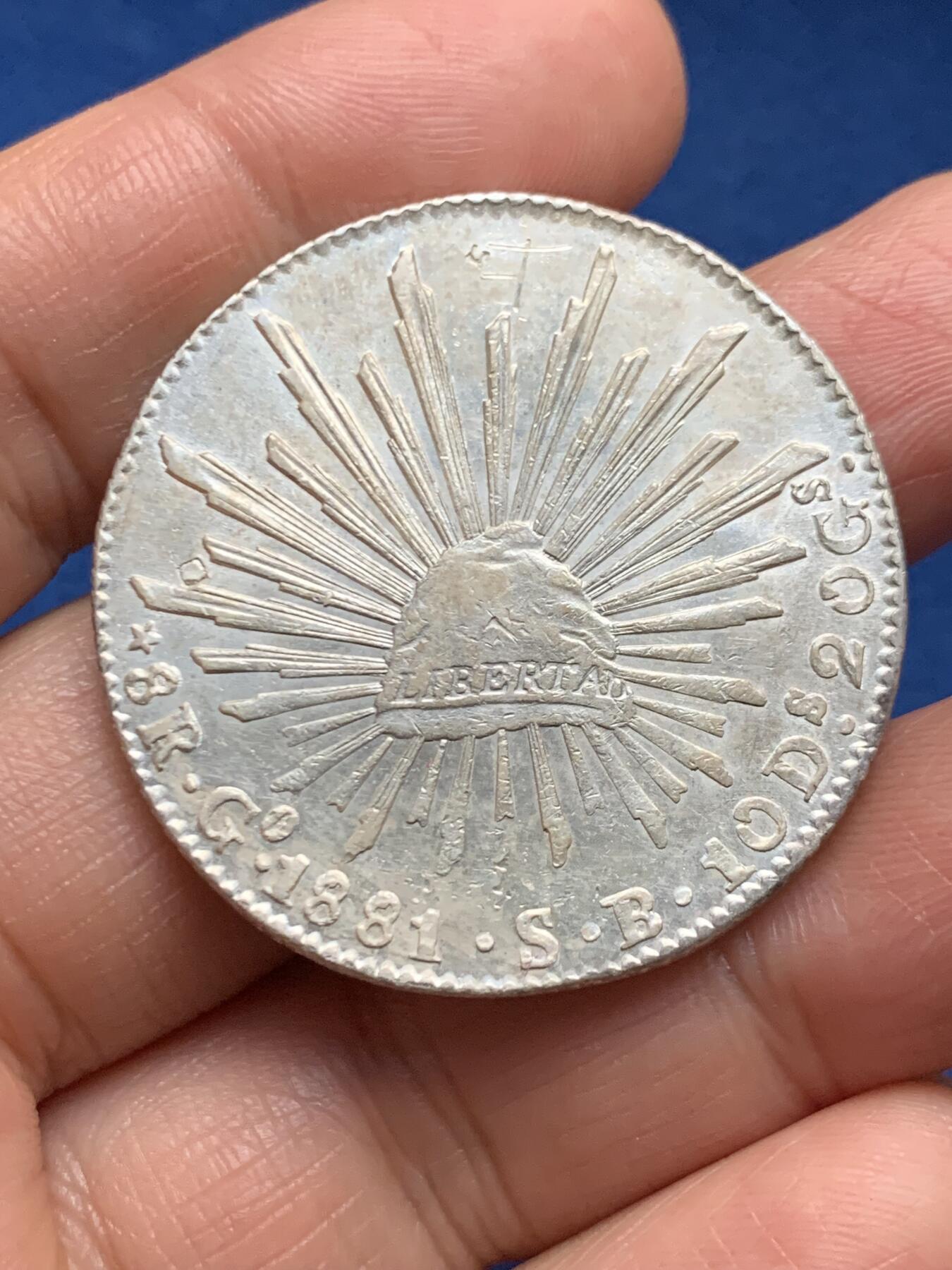 《竞宝斋》第463-465场 周日，周一，周二，3场连拍 （全场包邮）欢迎送拍 墨西哥1881年花边鹰洋银币，带底光，背面有上字划痕