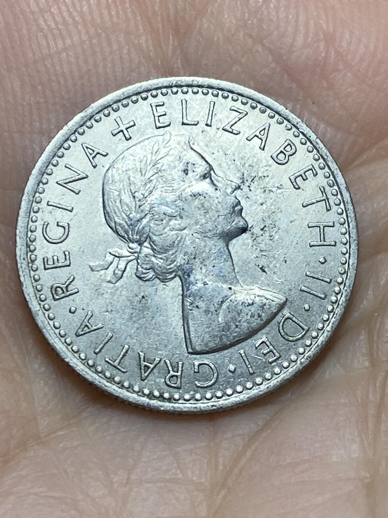 2026年第十七场(总第一百八十六场）外国好品散币场(免佣金) 英国🇬🇧1966年6便士(伊丽莎白二世青年桂冠第二版)