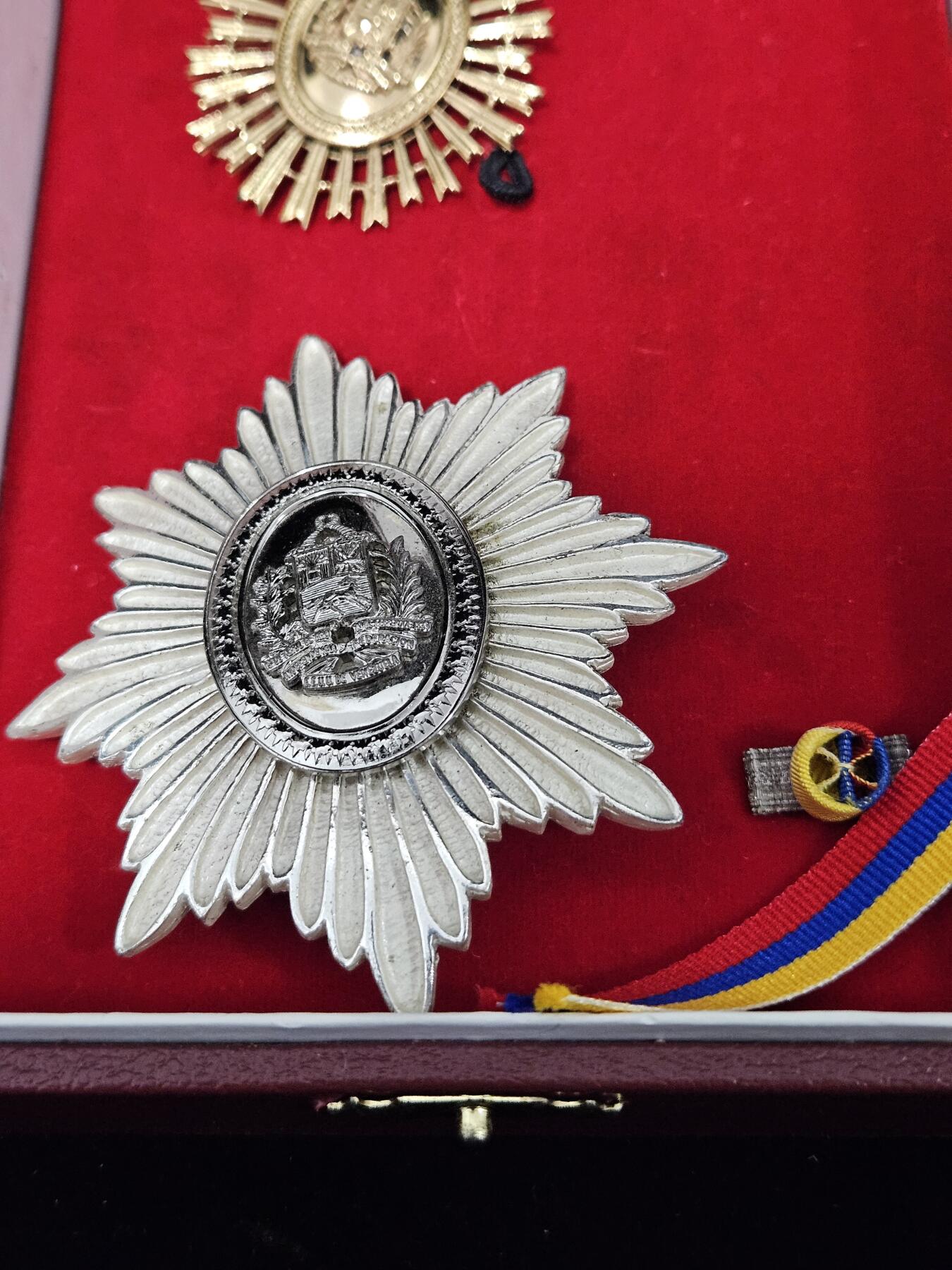 0元起拍勋章 第331期 咸鱼国勋章拍卖专场 2月4日（周三）下午6：00开始 委内瑞拉最高荣誉 解放者勋章 大军官级