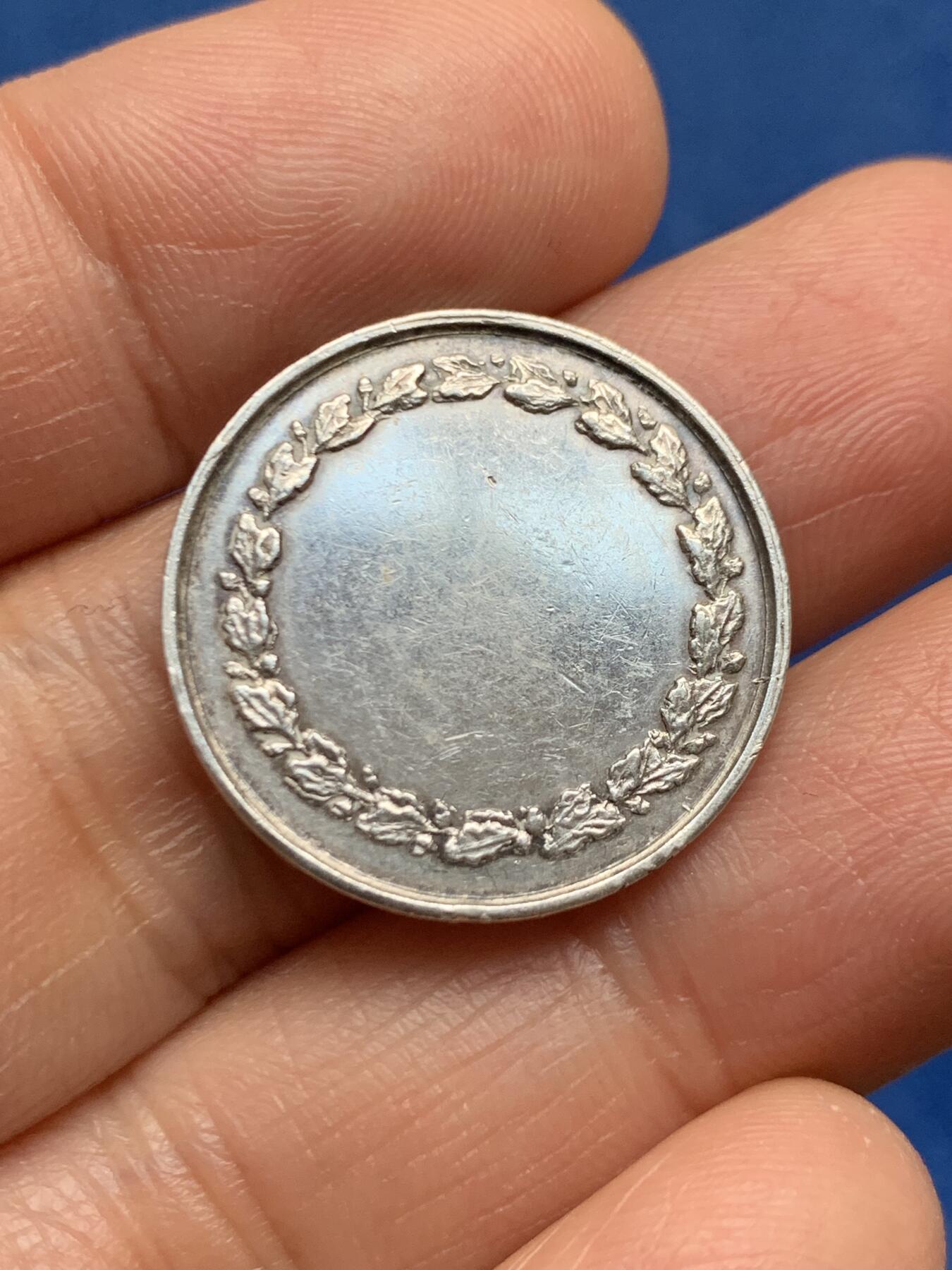 《竞宝斋》第463-465场 周日，周一，周二，3场连拍 （全场包邮）欢迎送拍 法国婚礼纪念银章 背面未刻字 23.4mm 3.62g