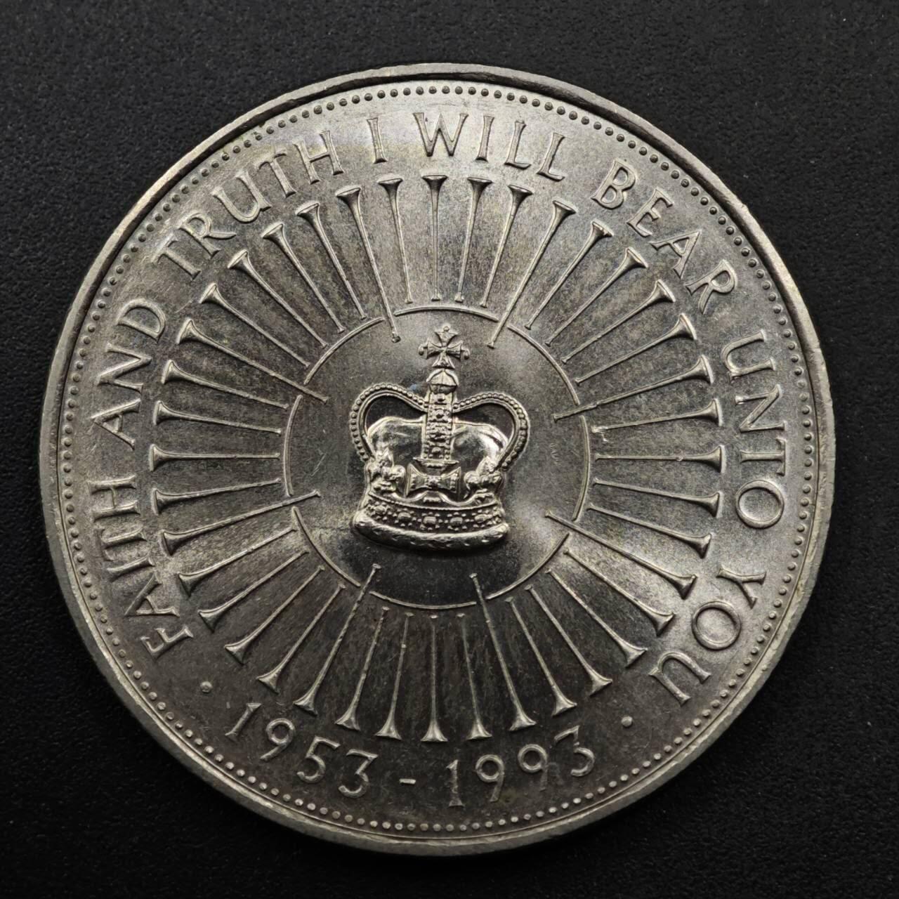 【淘币小摊】限时拍第八百六十二拍  克朗币邮币封场  满百包邮可预留两周  周一统一发货  英国1993年女王加冕40周年5镑纪念币