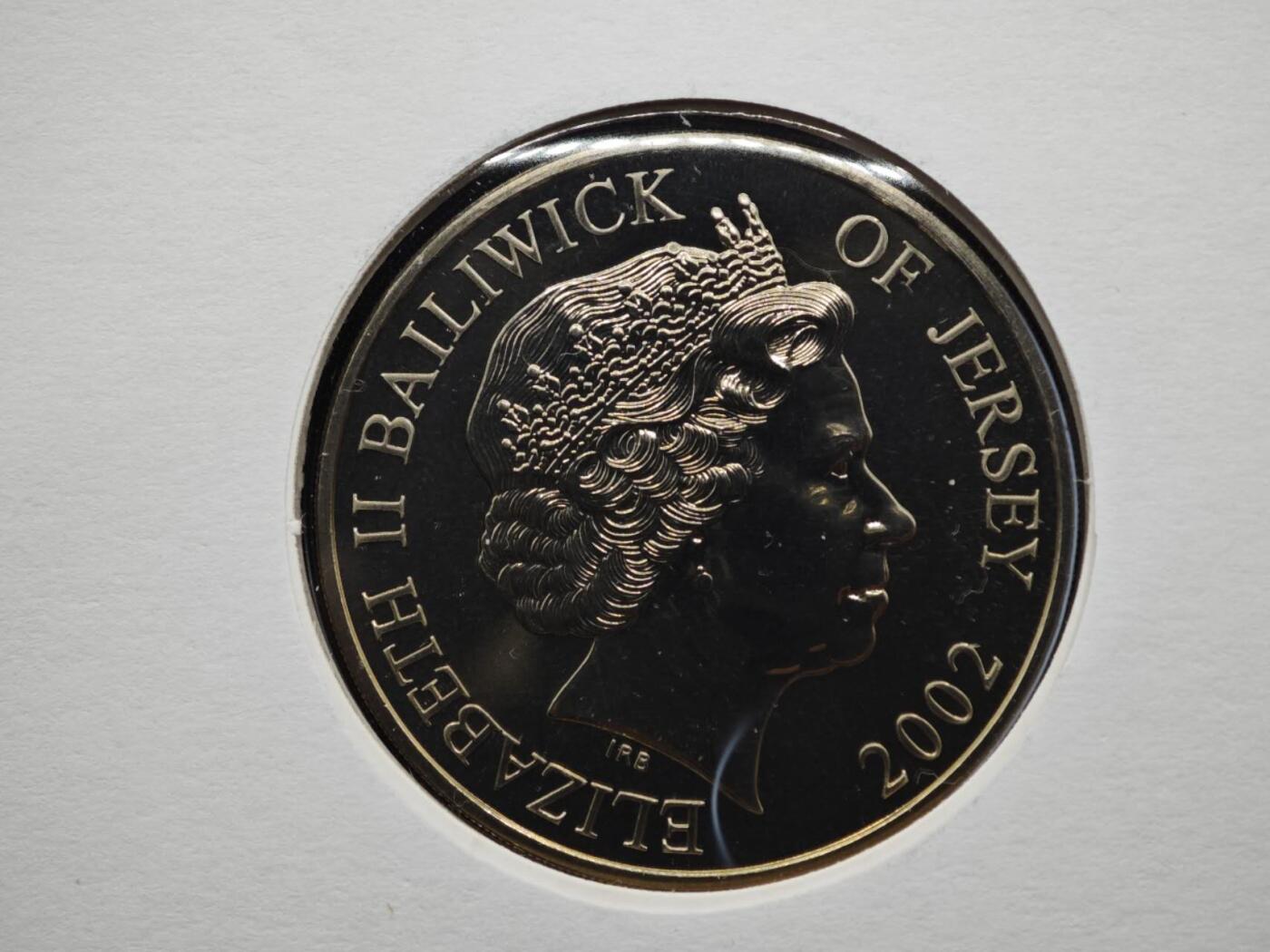 【淘币小摊】限时拍第八百六十二拍  克朗币邮币封场  满百包邮可预留两周  周一统一发货  泽西2002年女王登基金禧5镑纪念币邮币封