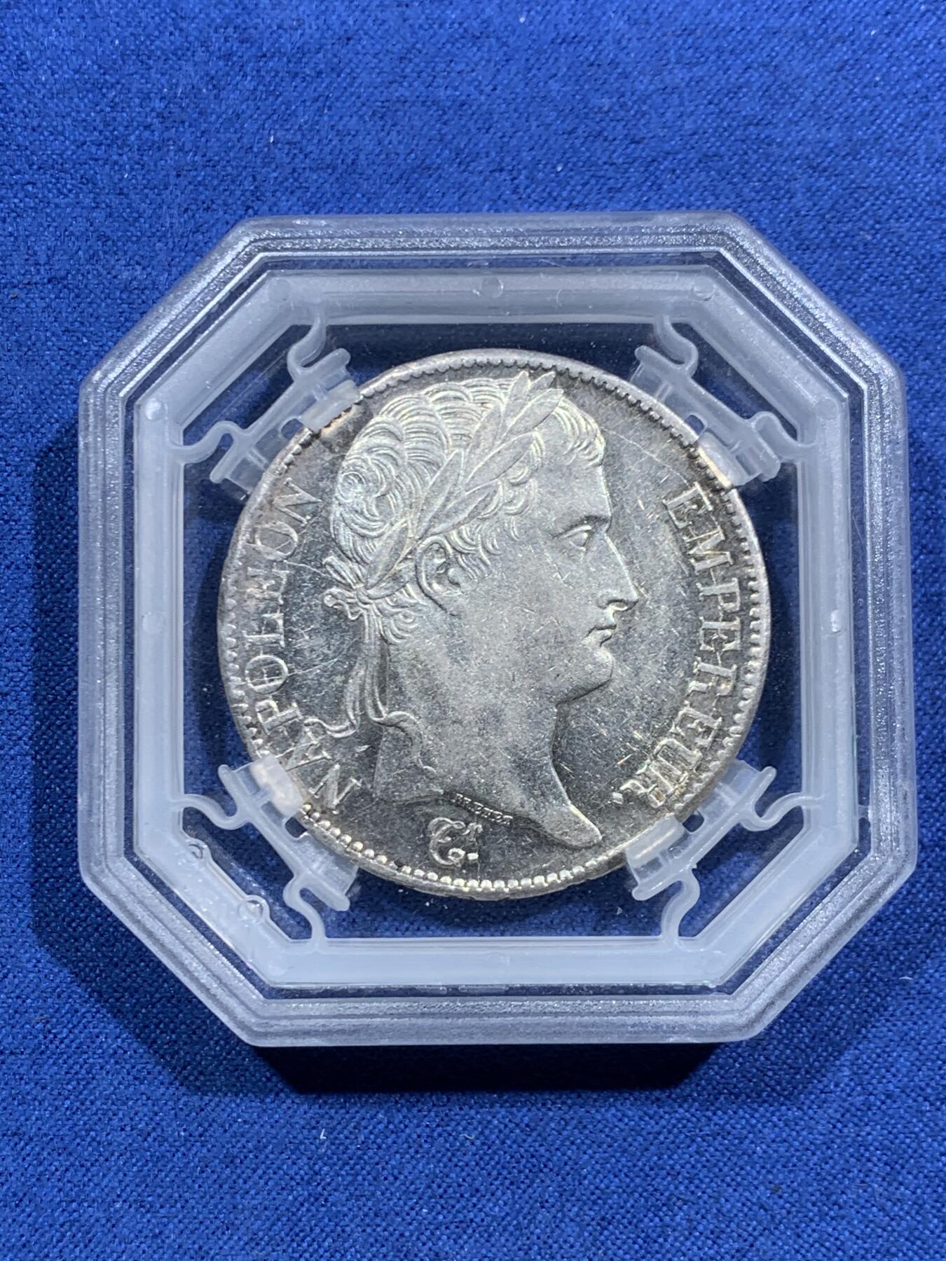 《竞宝斋》第463-465场 周日，周一，周二，3场连拍 （全场包邮）欢迎送拍 GENI MS61 法国1813I拿破仑一世桂冠头像5法郎银币 细节不错打制清晰 全新未流通状态 法国本土评级公司GENI，质量可靠值得信赖。全透明小方盒，观赏性高且易收纳。细节见图