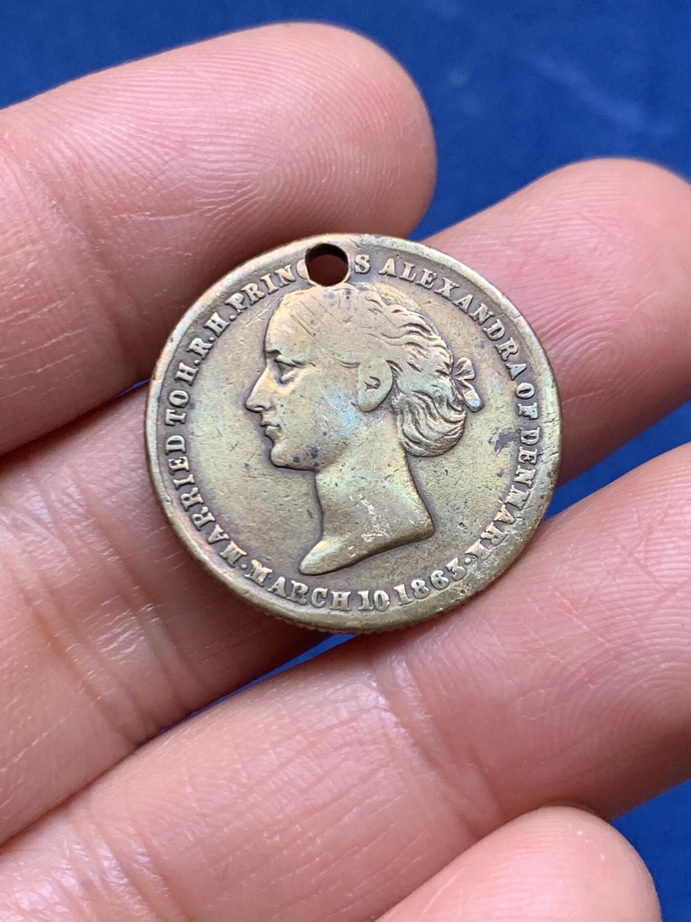 《竞宝斋》第463-465场 周日，周一，周二，3场连拍 （全场包邮）欢迎送拍 三枚一组 英国1863年威尔士亲王结婚纪念章 总重约29克 35.5mm 30.5mm 23mm