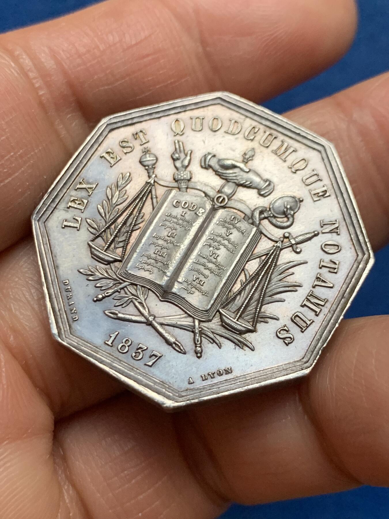 《竞宝斋》第463-465场 周日，周一，周二，3场连拍 （全场包邮）欢迎送拍 法国维埃纳省公证人八角银质代币，16.1g，32.3mm，1842-1845船首边铭