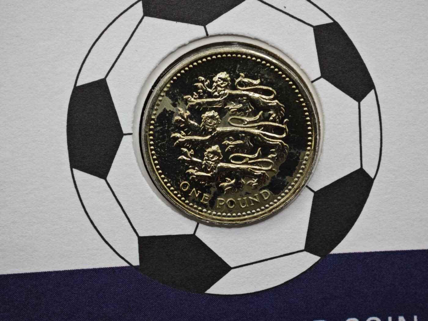 【淘币小摊】限时拍第八百六十二拍  克朗币邮币封场  满百包邮可预留两周  周一统一发货  英国2002年一镑铜币邮币封