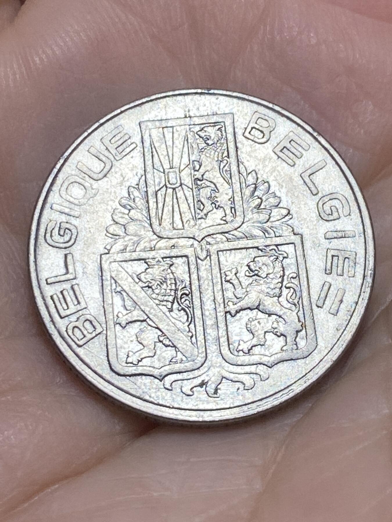 2026年第十七场(总第一百八十六场）外国好品散币场(免佣金) 比利时🇧🇪1939单年份1法郎(利奥波德三世时期，左法语右荷语版)