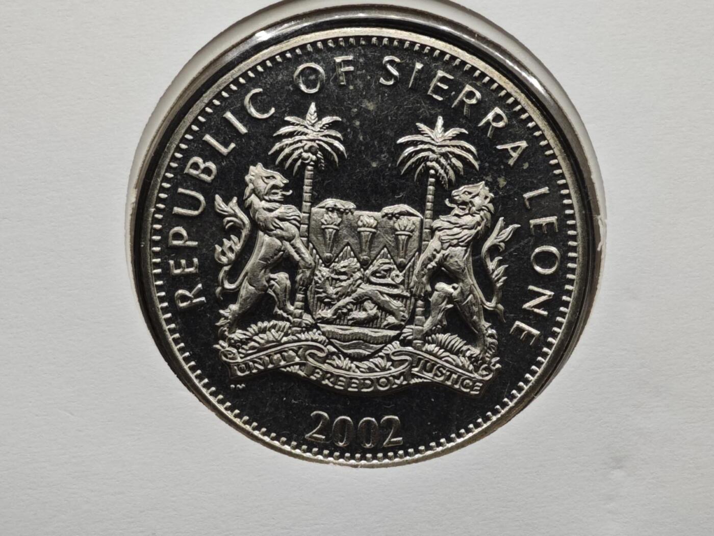 【淘币小摊】限时拍第八百六十二拍  克朗币邮币封场  满百包邮可预留两周  周一统一发货  塞拉利昂2002年女王母亲1元纪念币邮币封