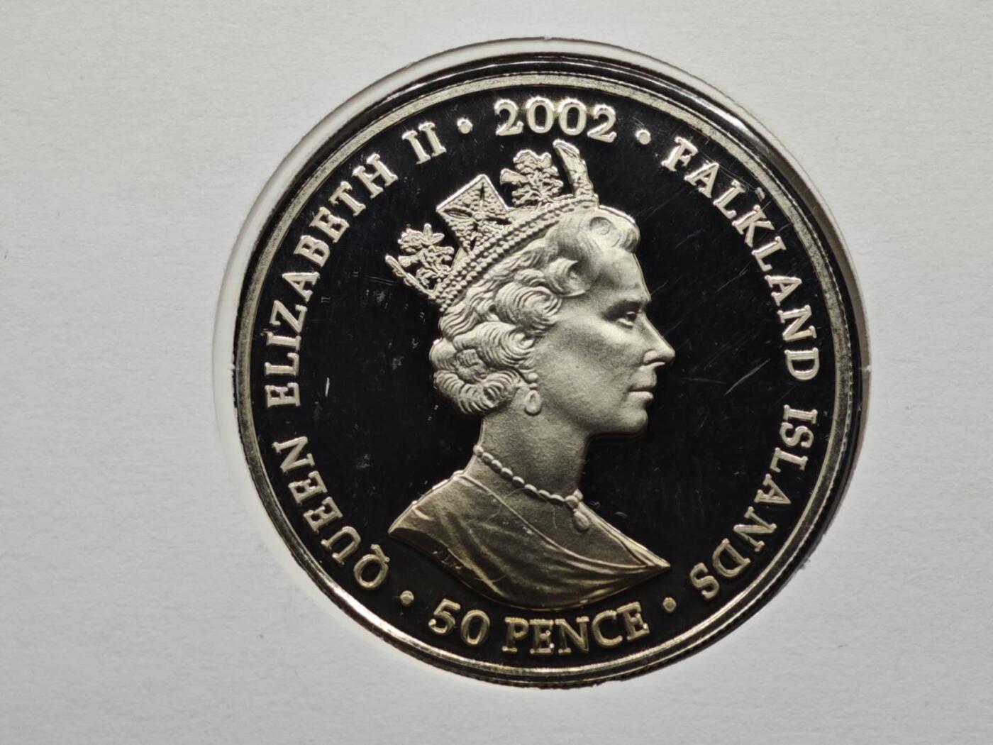 【淘币小摊】限时拍第八百六十二拍  克朗币邮币封场  满百包邮可预留两周  周一统一发货  福克兰群岛2002年女王登基金禧50便士纪念币邮币封