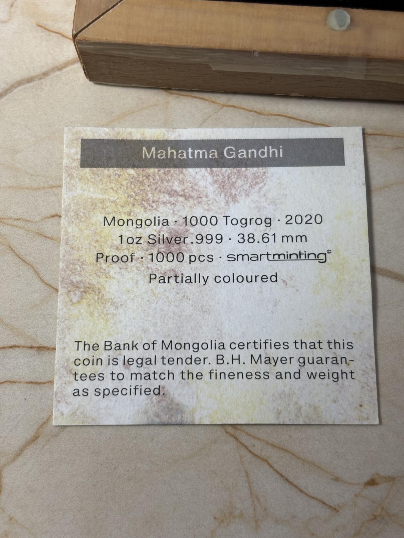 第190期拍卖 蒙古2020年伟人系列印度之父甘地1盎司纪念彩银币，999银，发行1000枚，木盒有破