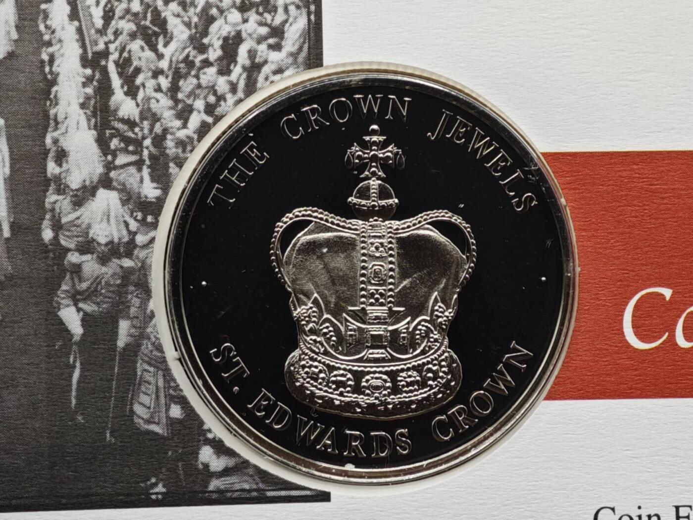 【淘币小摊】限时拍第八百六十二拍  克朗币邮币封场  满百包邮可预留两周  周一统一发货  特克斯凯科斯2004年女王登基金禧5克朗纪念币邮币封