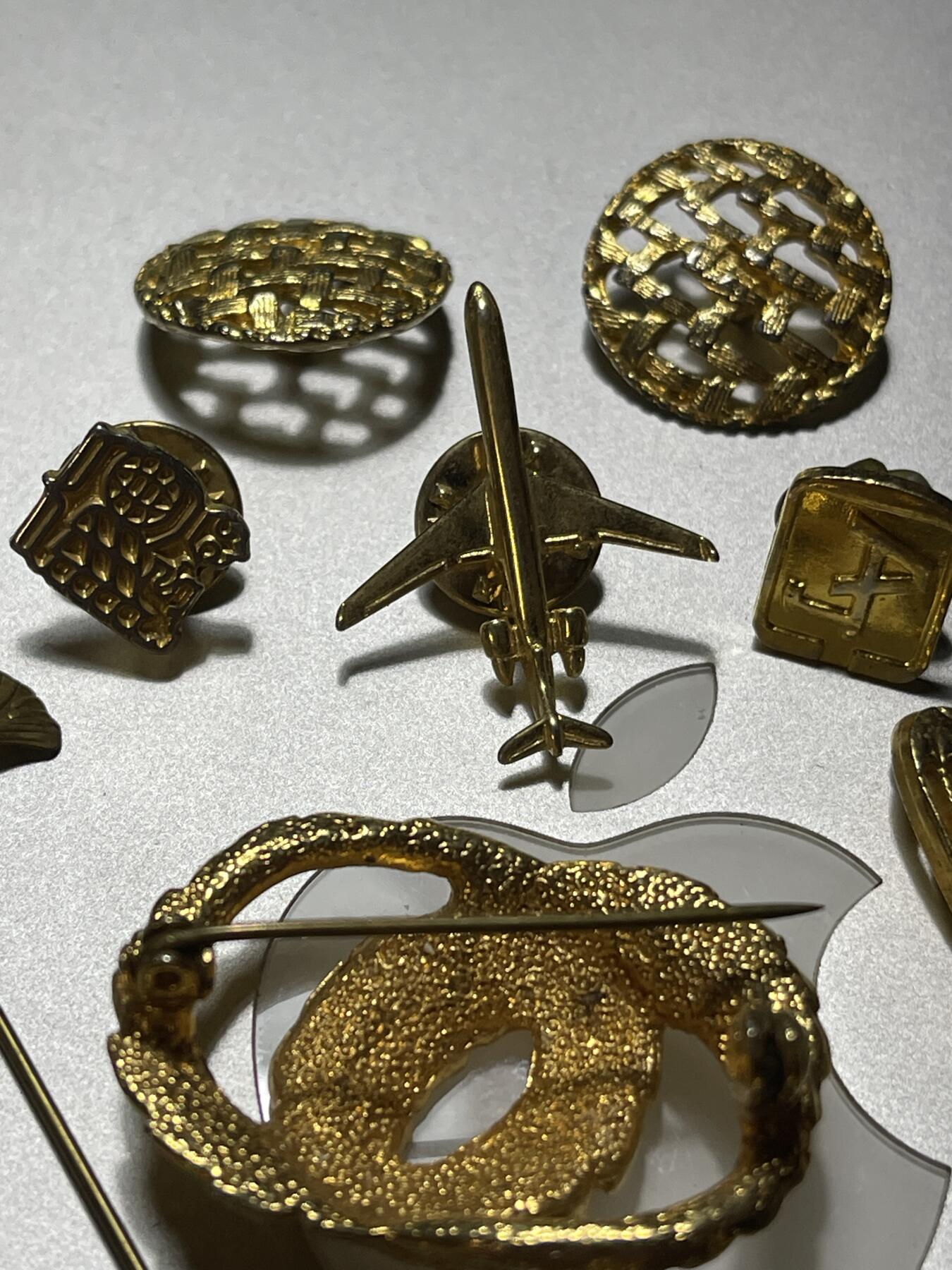 法国金色伞降飞机扣子亚伯拉罕三教犹太天主基督穆斯林和谐徽章胸针一套出（可交换朝鲜苏联章）