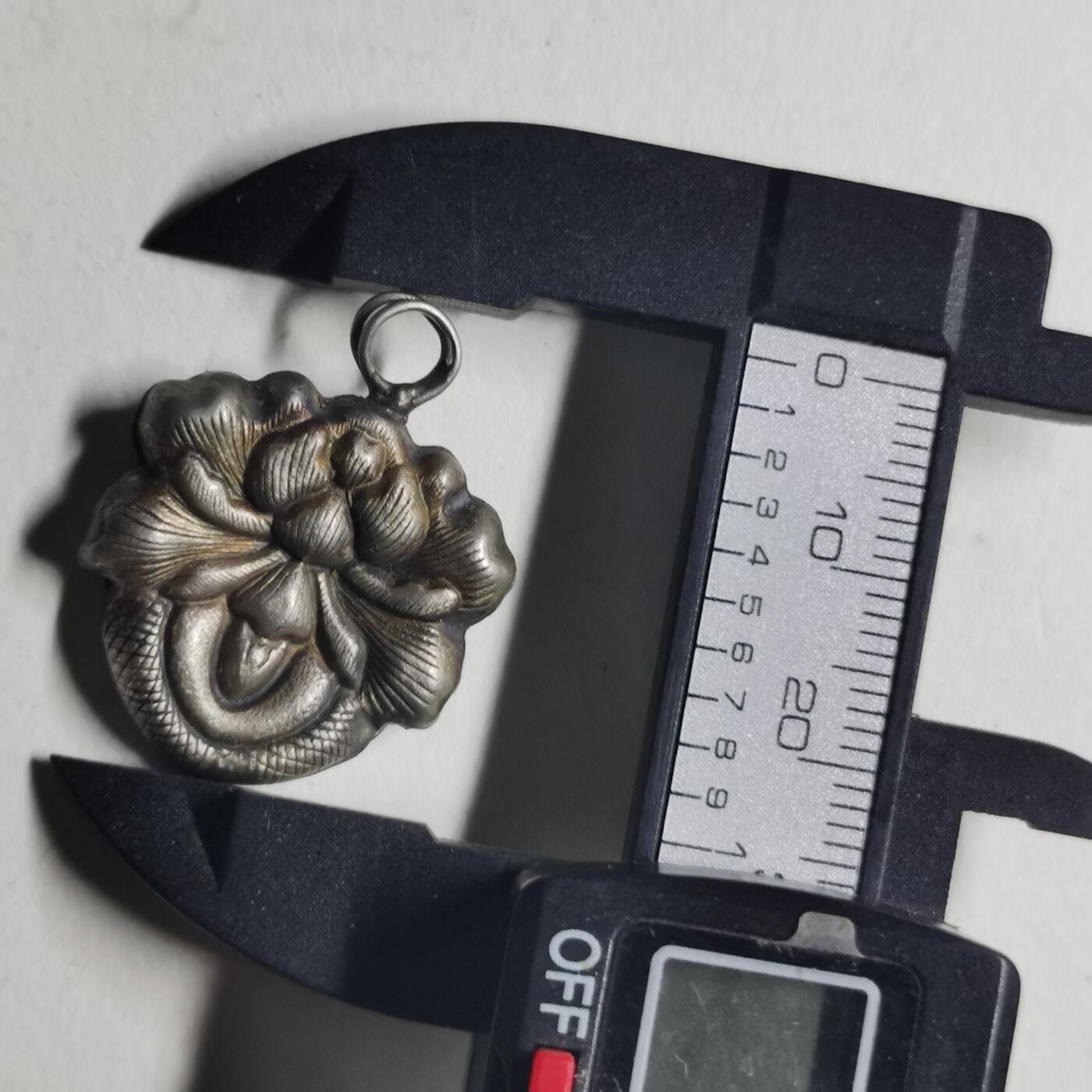 杂件专场98期 清代精美银吊坠，双面工立体花纹