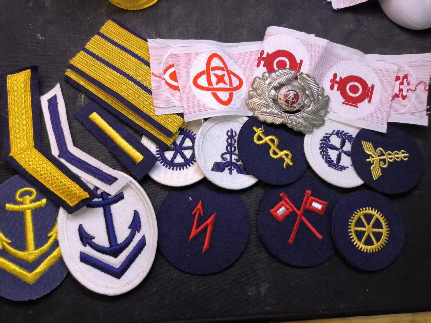 （店主清仓 大量自藏 制服徽章盛宴）罗岚⭐爱藏⭐甄选专拍第五场-分享拍场赚佣（实体经营） 民主德国人民军海军配饰全家桶一大组 做工精致赠友佳品