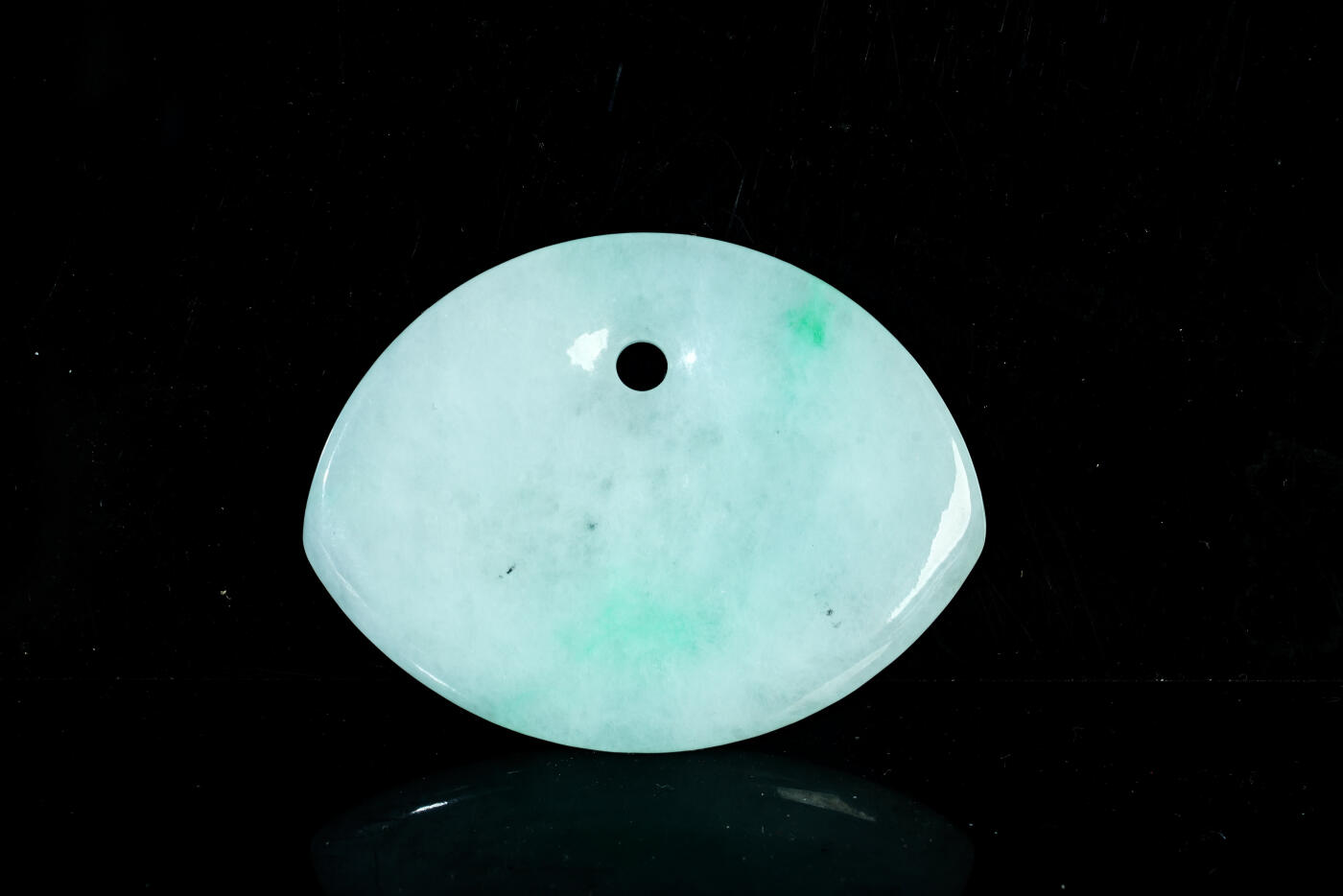 上海都达杂项专场十九（全场包邮） 天然冰糯种飘绿翡翠（A货）精雕《平安扣》挂件90-9