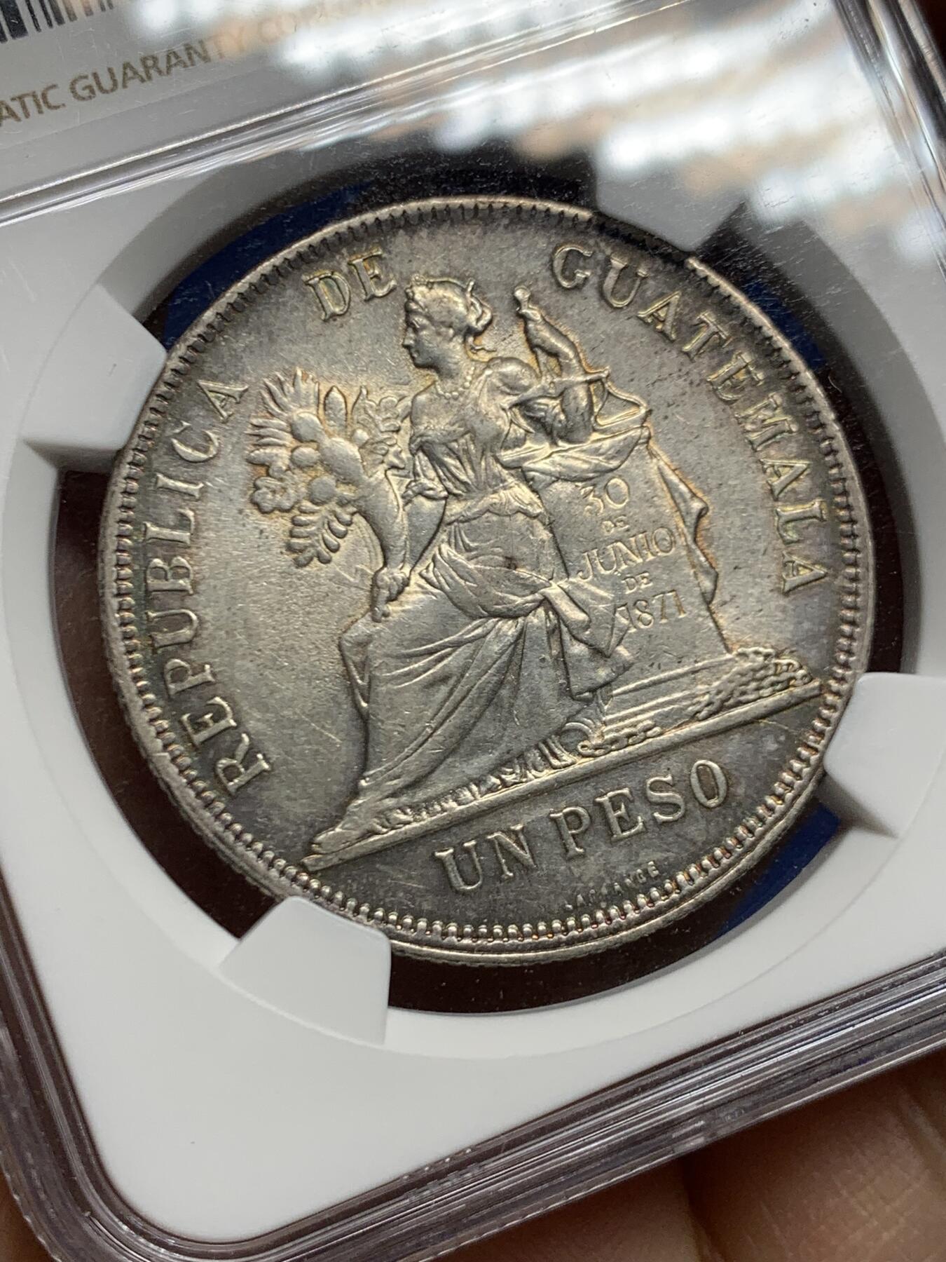 《竞宝斋》第464场 周日，周一，周二，3场连拍 （全场包邮）欢迎送拍 NGC AU 1896年危地马拉 1比索大银币 老包浆环彩带光