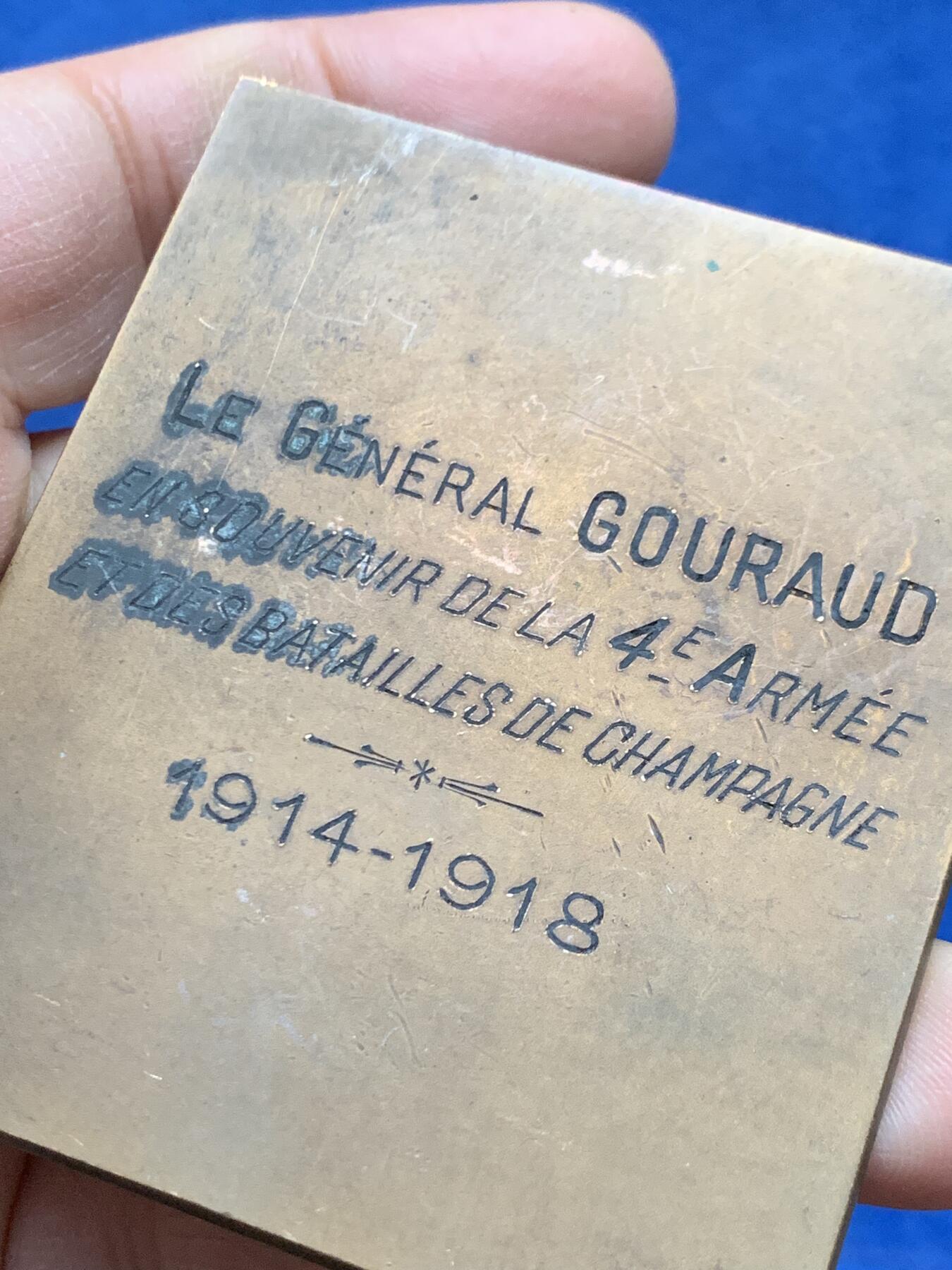 《竞宝斋》第464场 周日，周一，周二，3场连拍 （全场包邮）欢迎送拍 法国一战英雄部队纪念大铜章 146.4克 61*71mm 高浮雕