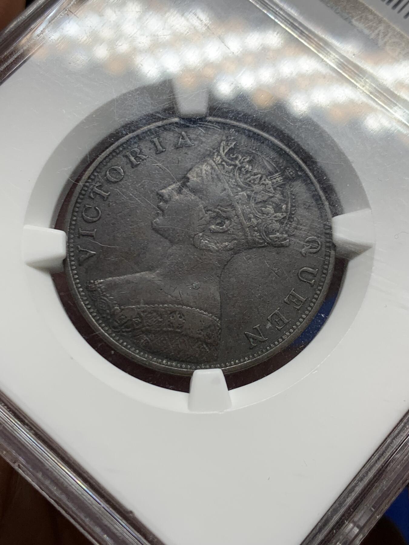 《竞宝斋》第464场 周日，周一，周二，3场连拍 （全场包邮）欢迎送拍 NGC VF35BN 香港1866年维多利亚一仙铜币 人像清晰，凹凸可见,自然包浆