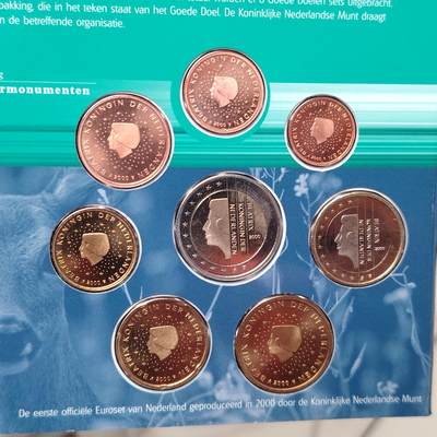 布加迪🐬～世界钱币(上海)🌾第 273 期 /  各国套币和散币 - 荷兰🇳🇱 2000年 8枚欧元套币