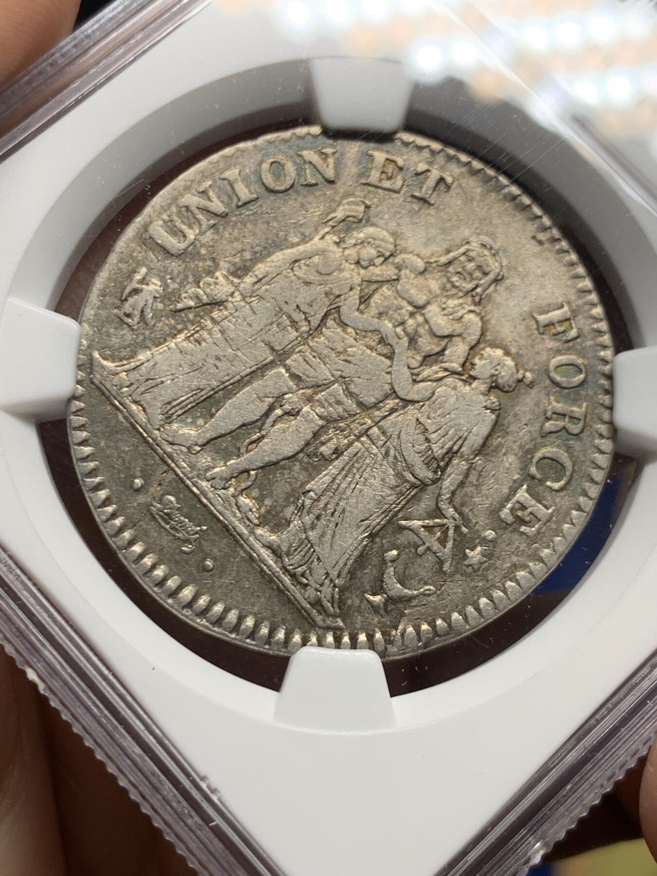 《竞宝斋》第464场 周日，周一，周二，3场连拍 （全场包邮）欢迎送拍 NGC VF25 法国一共大力神5法郎银币AN5K， 人物打制不错，黑彩包浆，老味道，弱打+减重影响了分数，实际上流通磨损并不大，性价比高。