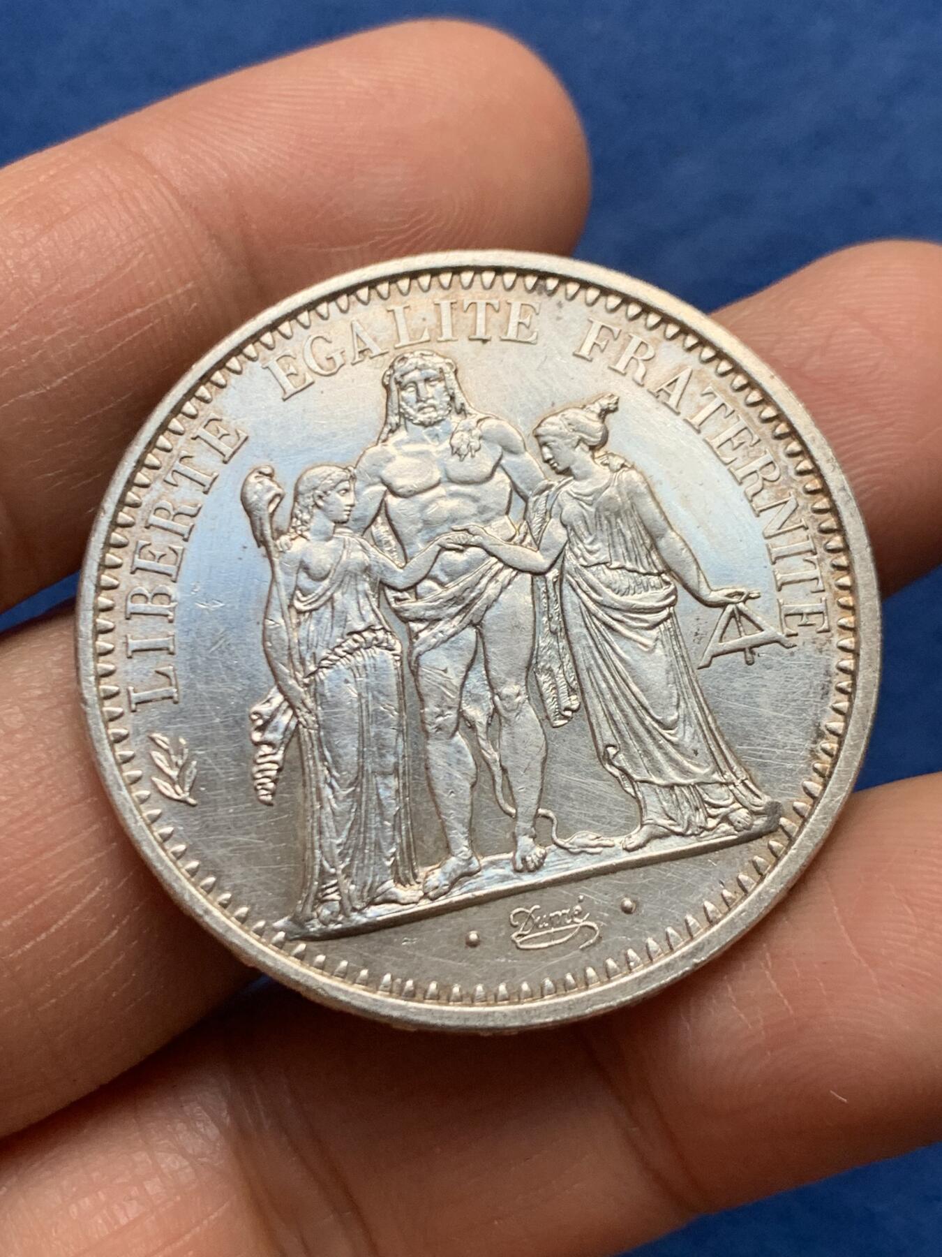 《竞宝斋》第464场 周日，周一，周二，3场连拍 （全场包邮）欢迎送拍 两枚一组 法国1965年大力神10法郎银币