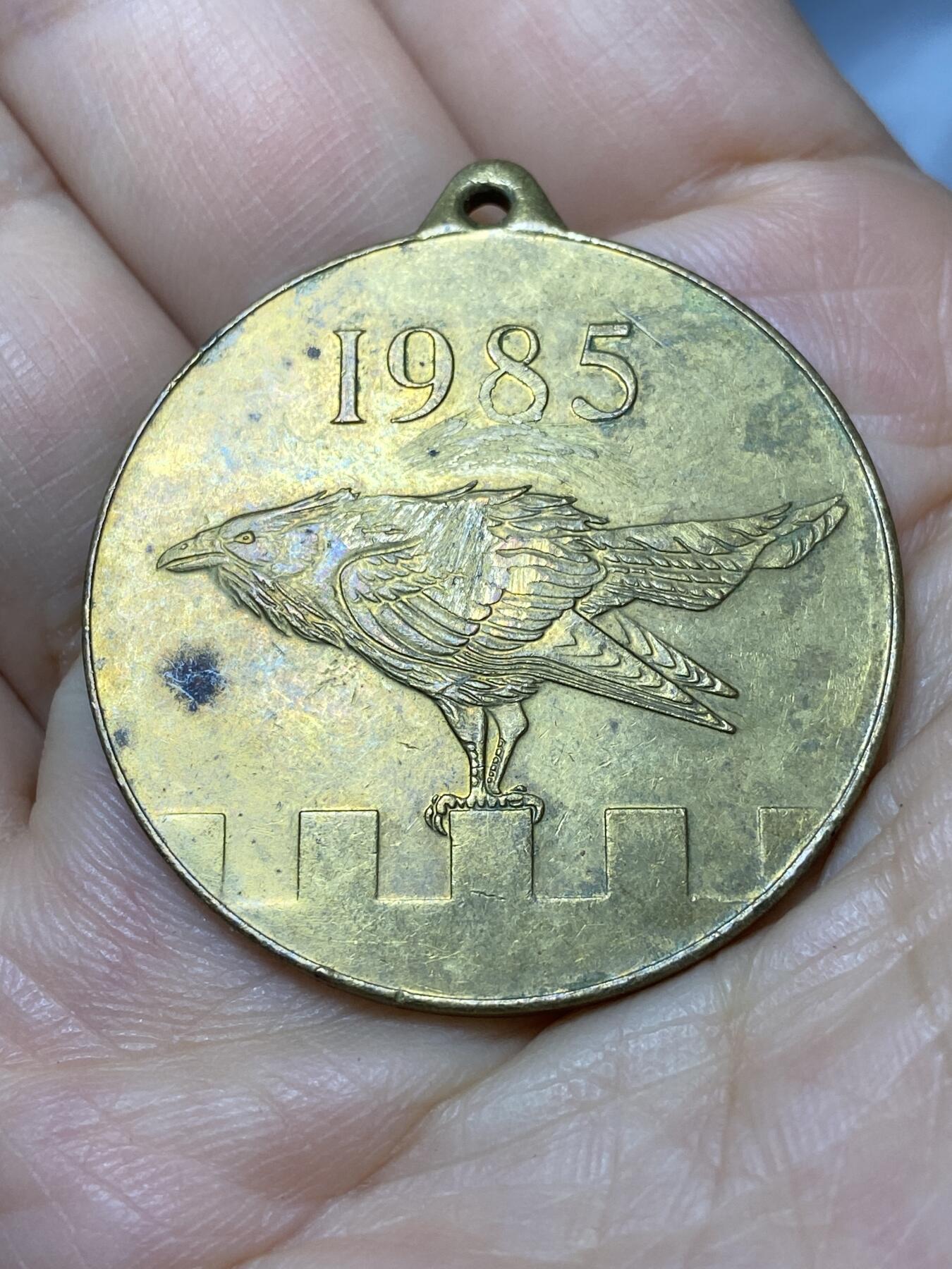 2026年第十八场(总第一百八十七场）外国好品散币场(免佣金) 英国🇬🇧1985年纪念章(伦敦塔首席守卫官纪念章)