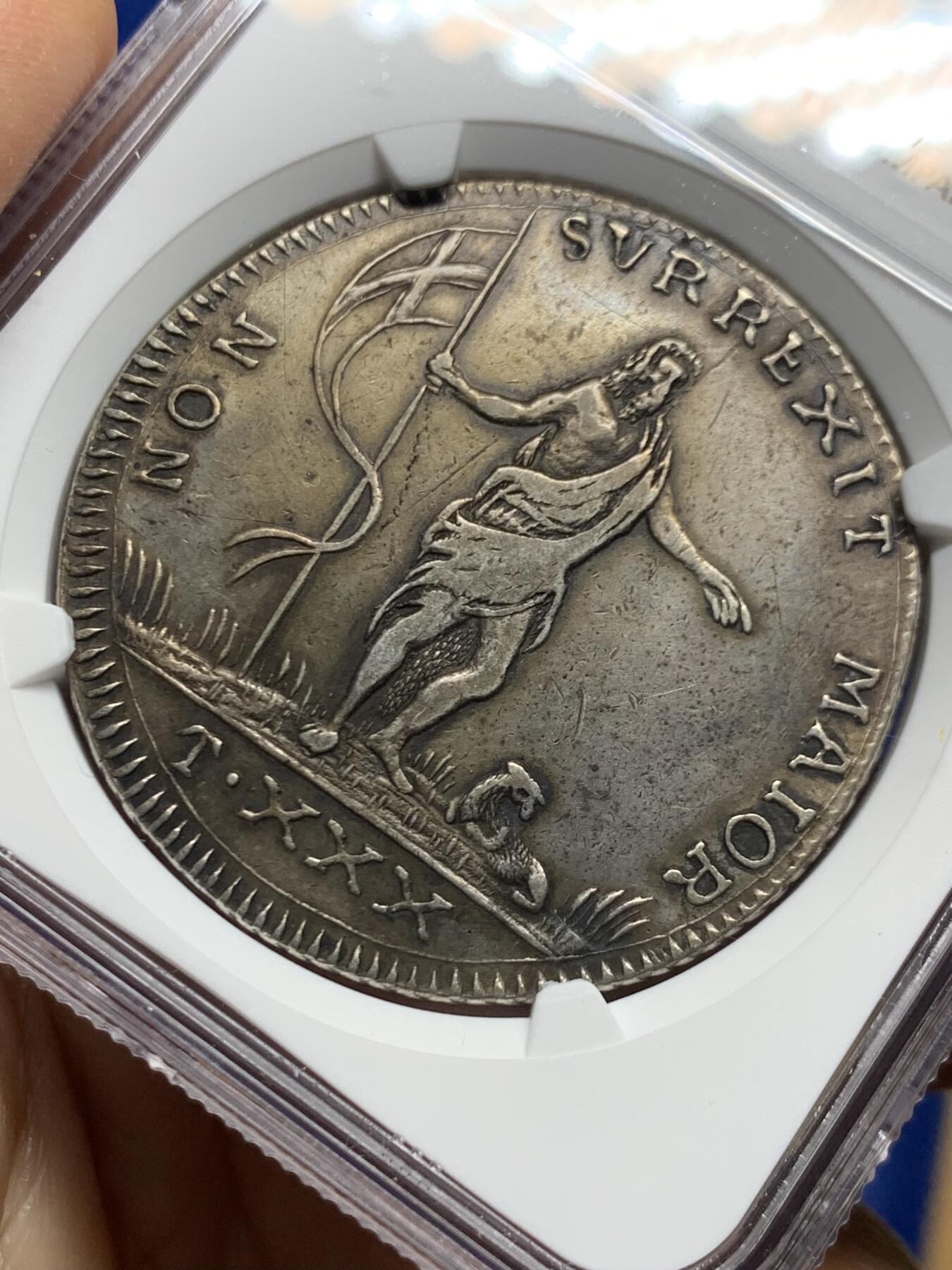 《竞宝斋》第464场 周日，周一，周二，3场连拍 （全场包邮）欢迎送拍 NGC XFD 马耳他骑士团（医院骑士团） 1757年 30塔里 银币 该类型最大面值  传世黑包浆 打制很好 稀少品种