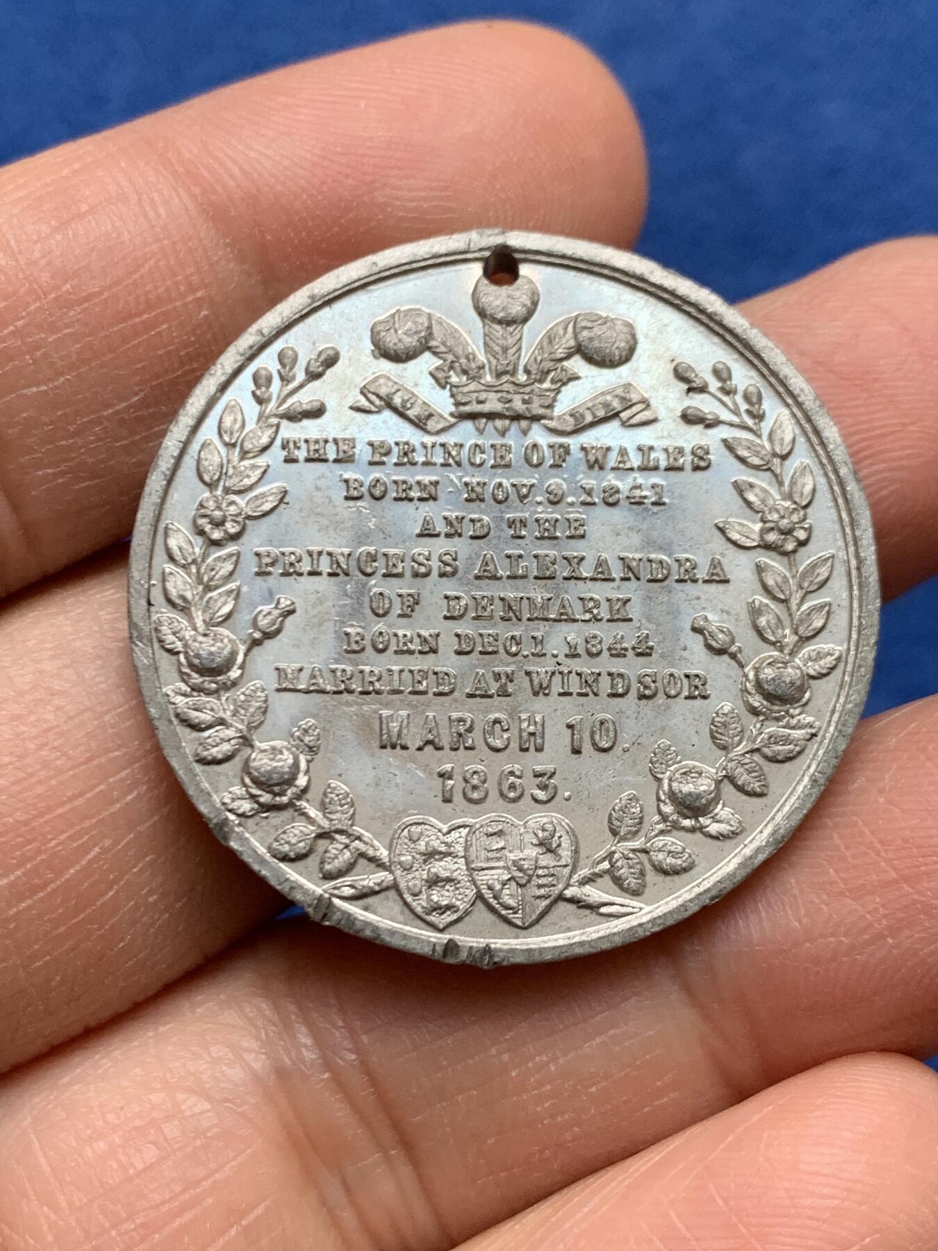 《竞宝斋》第464场 周日，周一，周二，3场连拍 （全场包邮）欢迎送拍 英国1863年威尔士亲王结婚纪念章 34.3mm 13.3克
