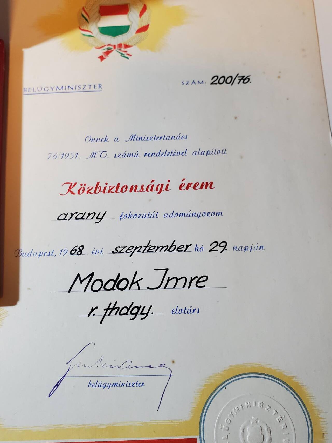 韵星假日军品类拍卖第三十九期暨默多克中校夫妇专场 -- Rimey Holidays Militaria Auction 39 & The Modoks Collection  匈牙利人民共和国默多克中校金级维护国家安全奖章带原盒略 证书一套