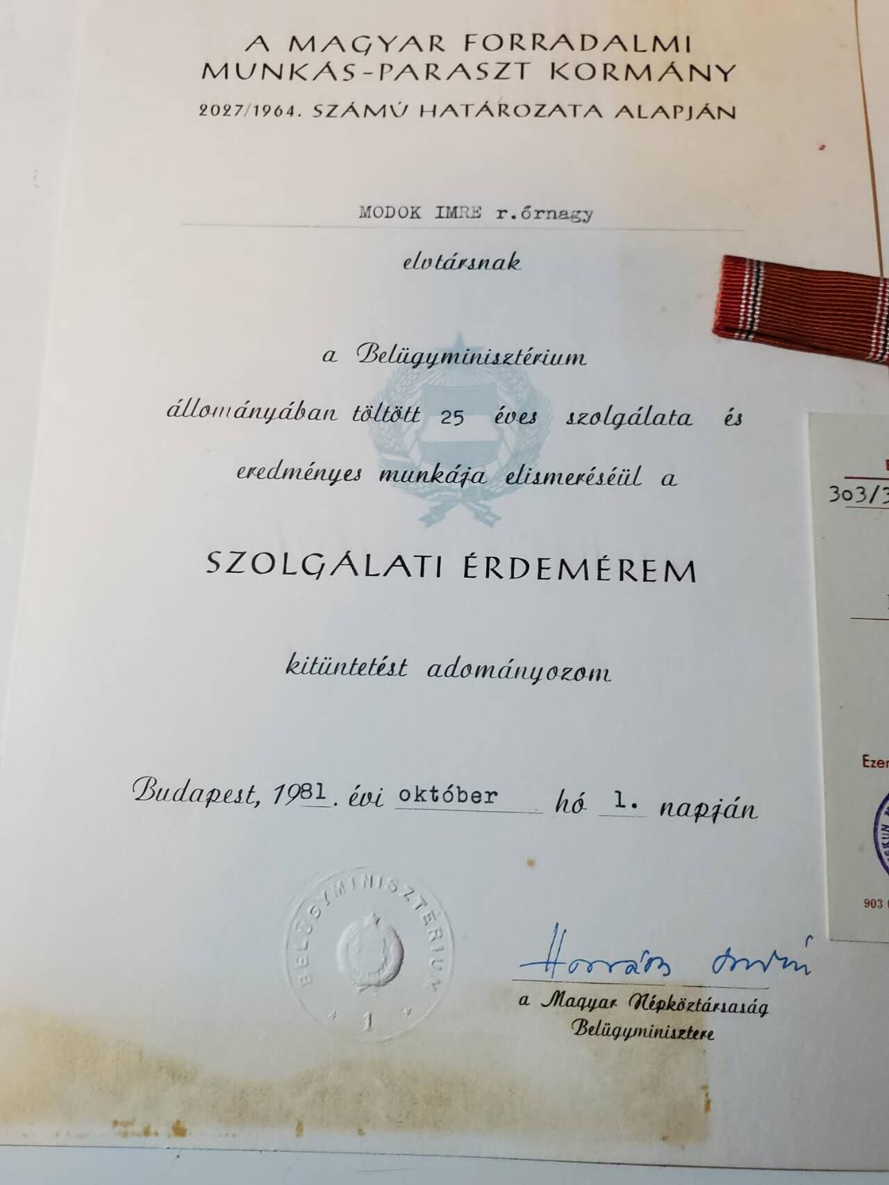 韵星假日军品类拍卖第三十九期暨默多克中校夫妇专场 -- Rimey Holidays Militaria Auction 39 & The Modoks Collection  匈牙利人民共和国默多克中校25年人民军忠诚服务奖章证书和佩戴证明+略
